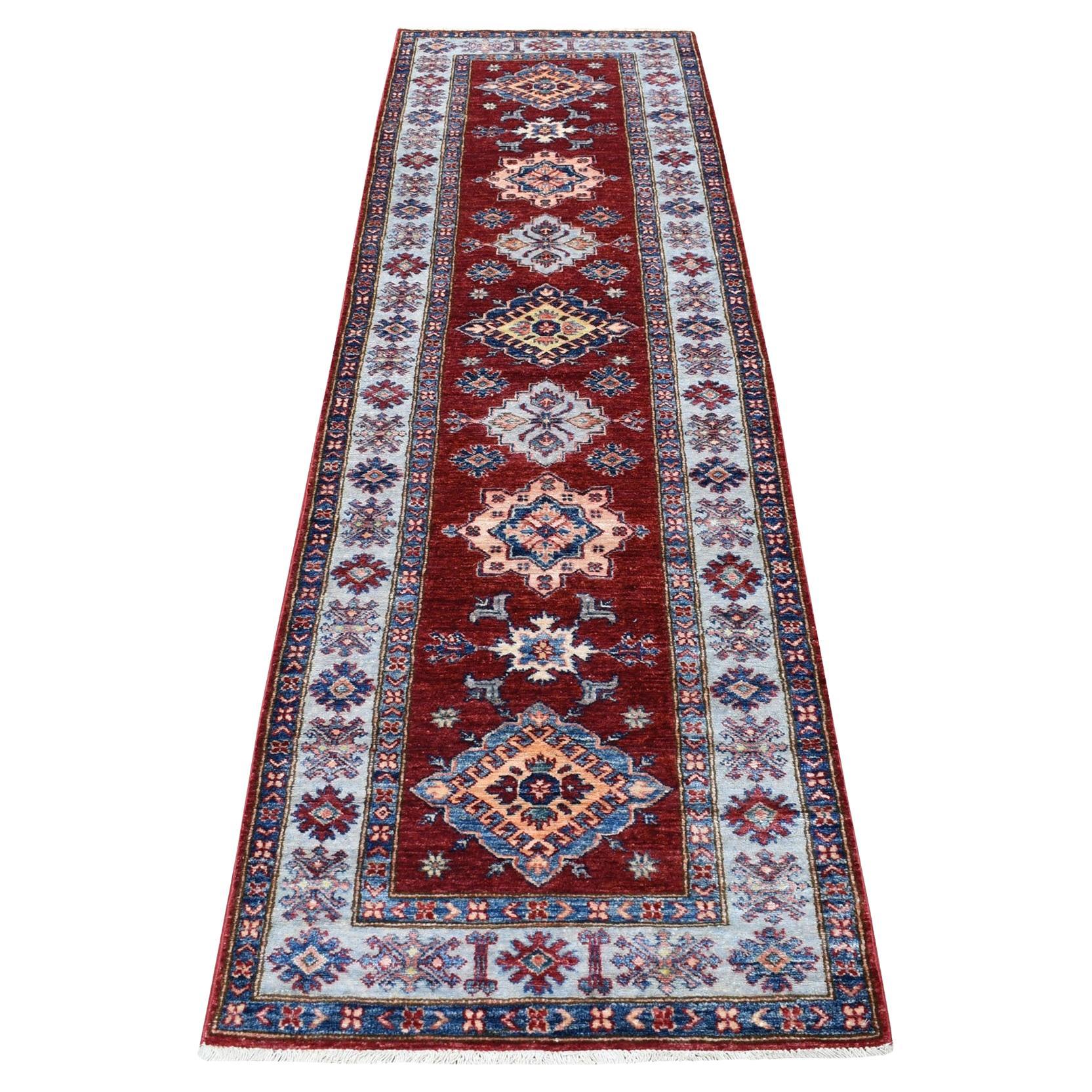 2'7 "x8'6" Rouge Tapis de course oriental en laine Super Kazak à motifs géométriques noués à la main