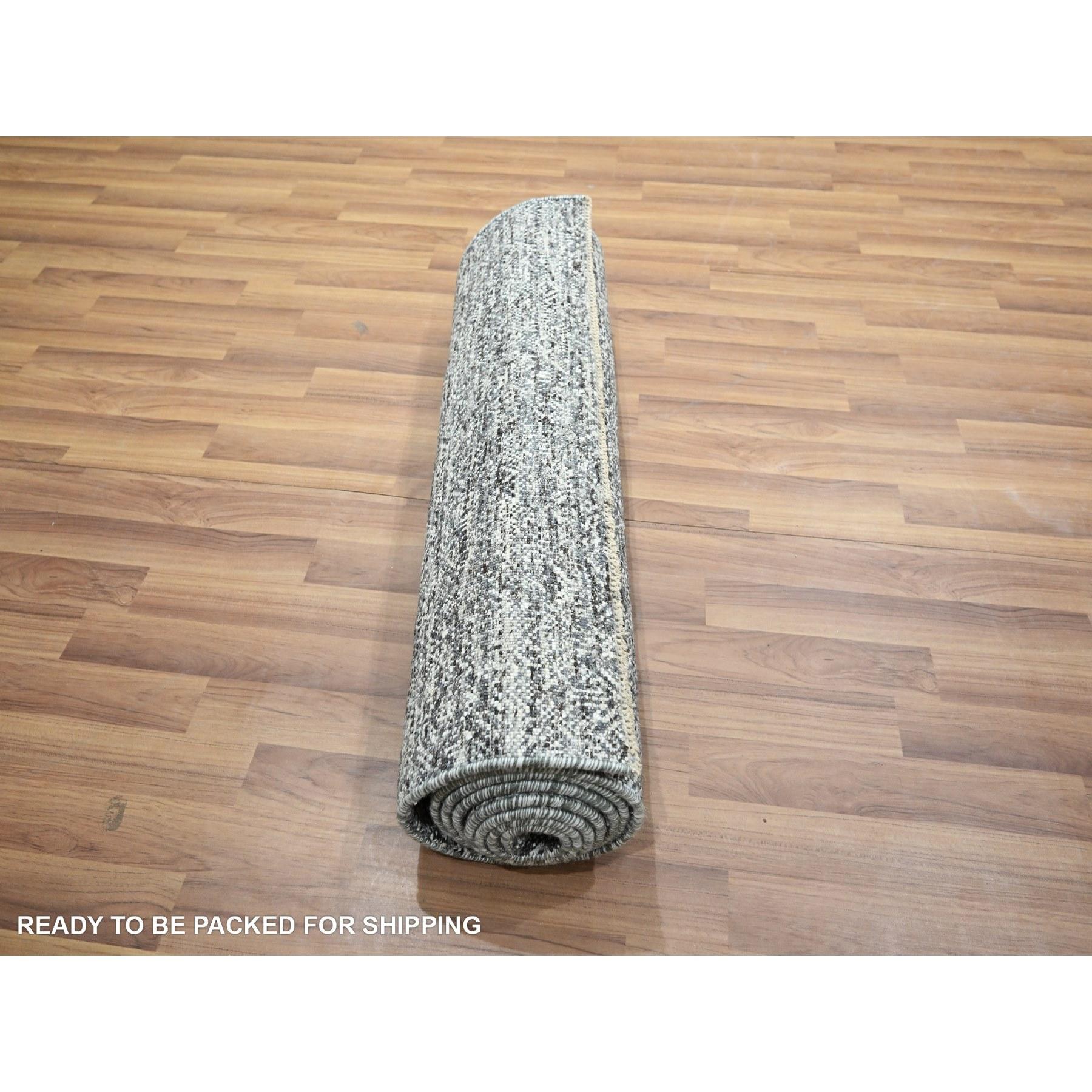 Hand-Knotted 2'7
