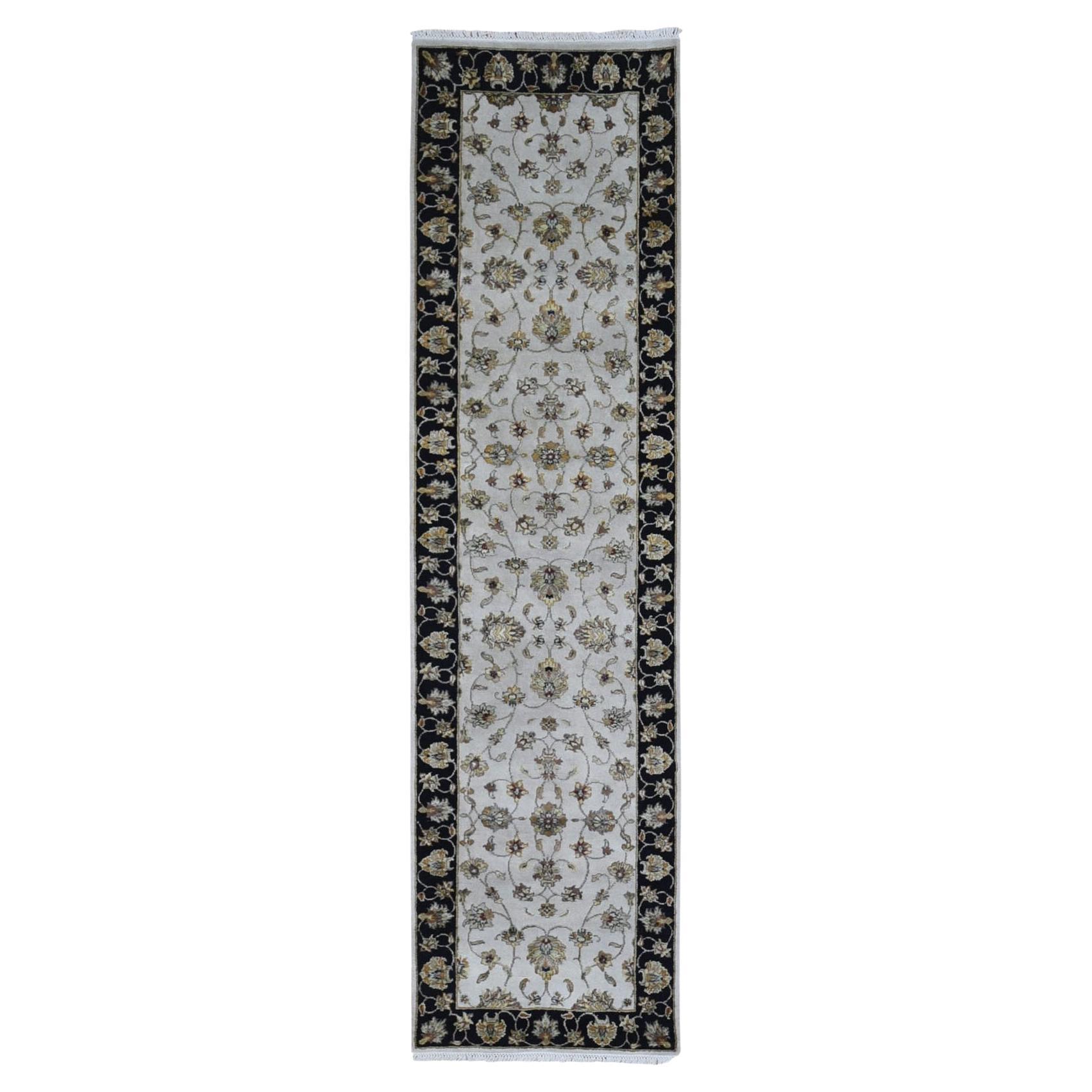 Tappeto Runner Avorio Rajasthan in lana e seta con disegno floreale annodato a mano 2'7 "x9'10"