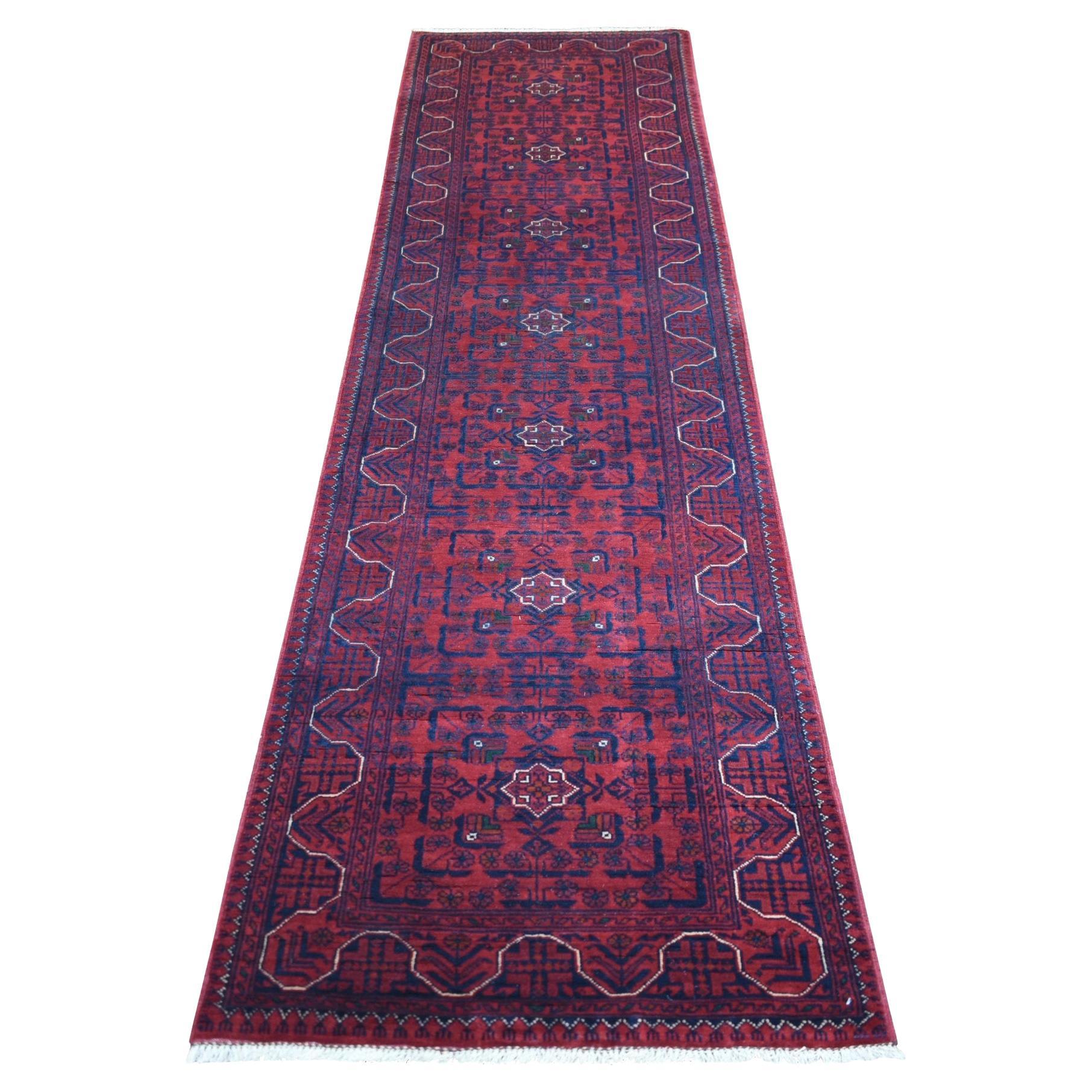 Tappeto Runner in lana afghana Knots Rugs 2'7 "x9'7" rosso intenso e saturo annodato a mano
