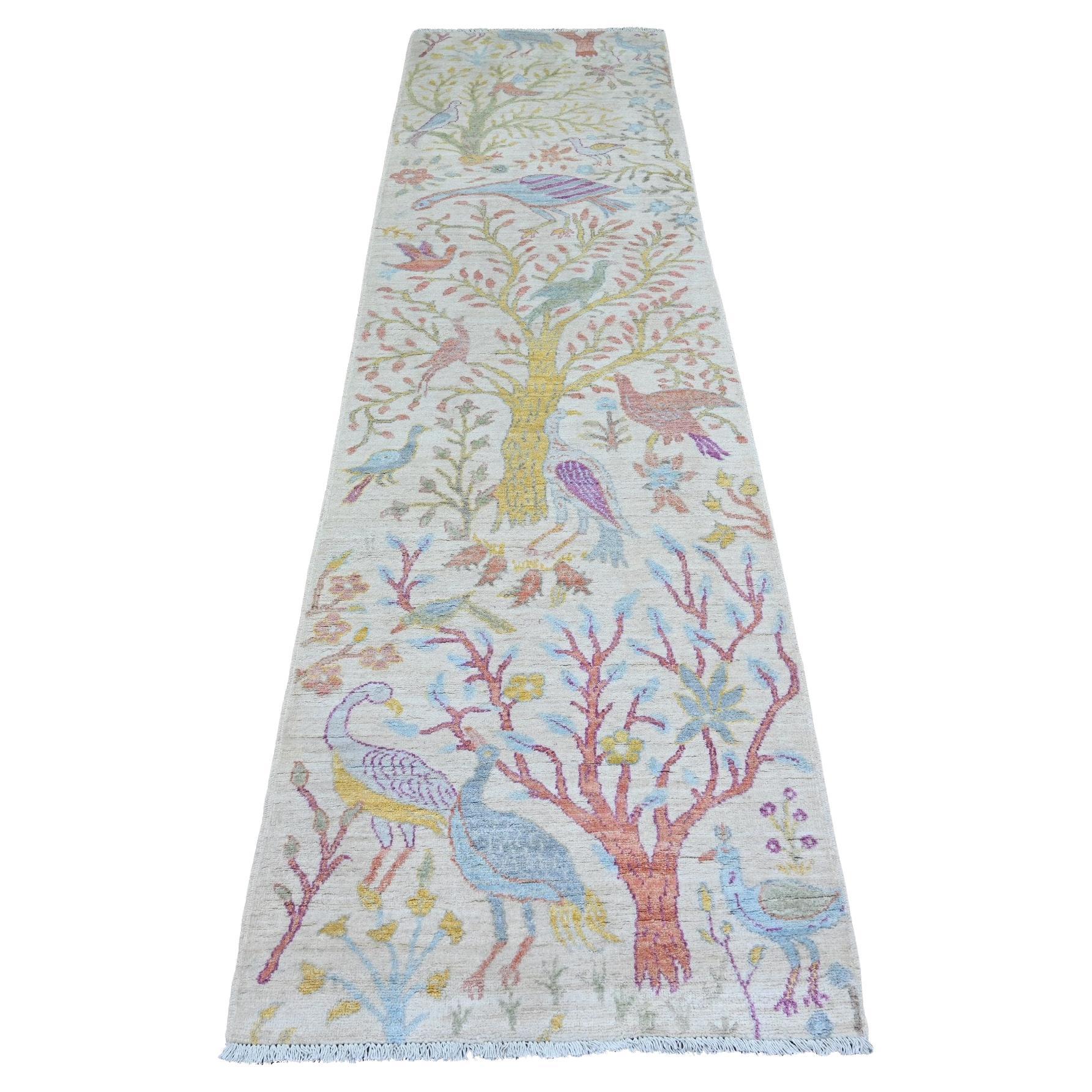 2'7 "x9'8" Pluma Blanca Aves del Paraíso Anudada a Mano Alfombra de Lana Peshawar para Correr