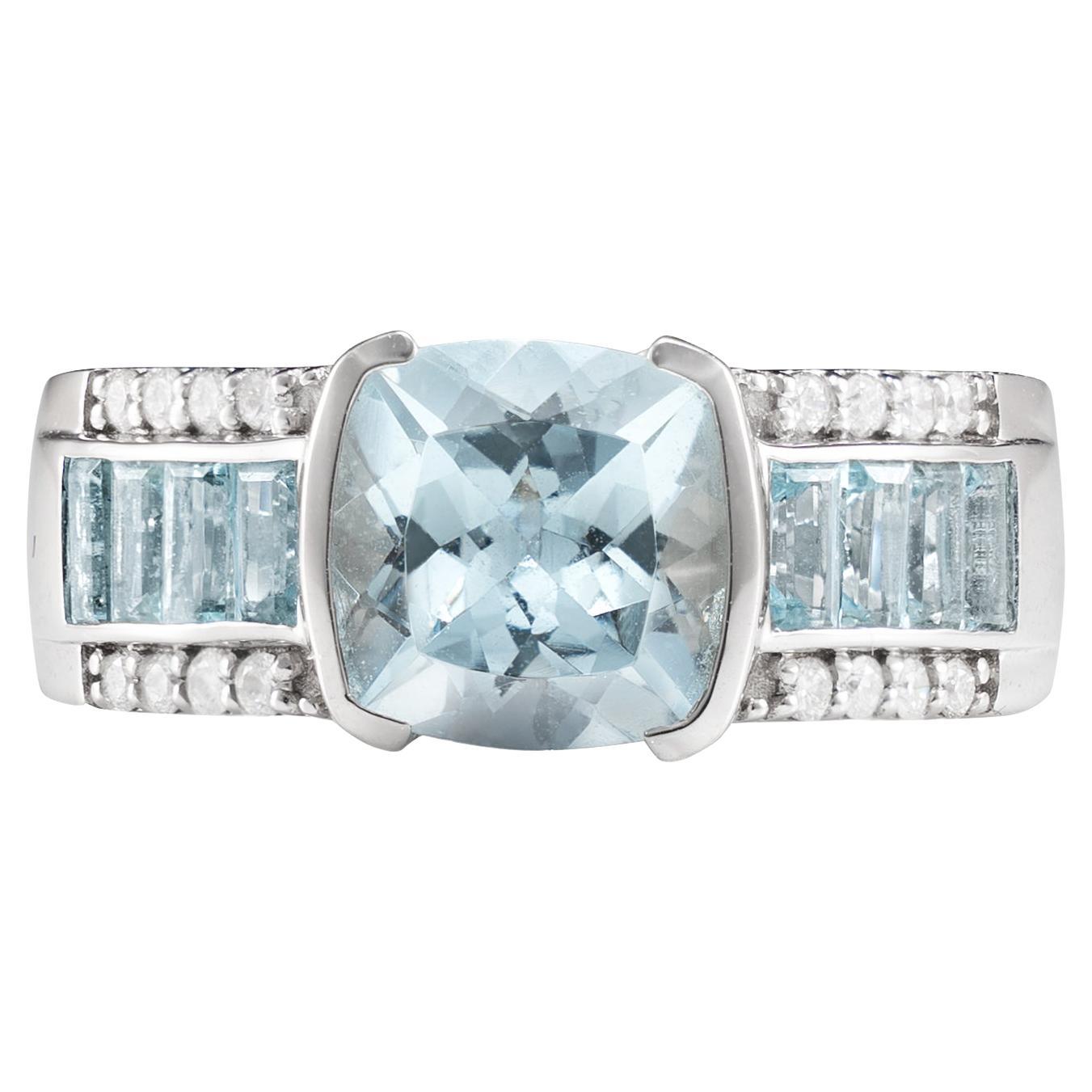 2.8 Carat Aquamarine and Diamond Men's Ring in 18 Karat White Gold For Sale