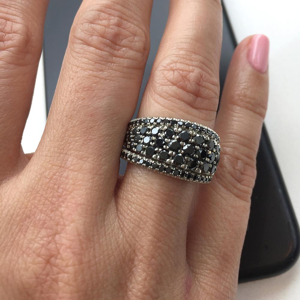 2.8 Carat Black Diamond White Gold Ring In New Condition For Sale In Niagara On The Lake, ON