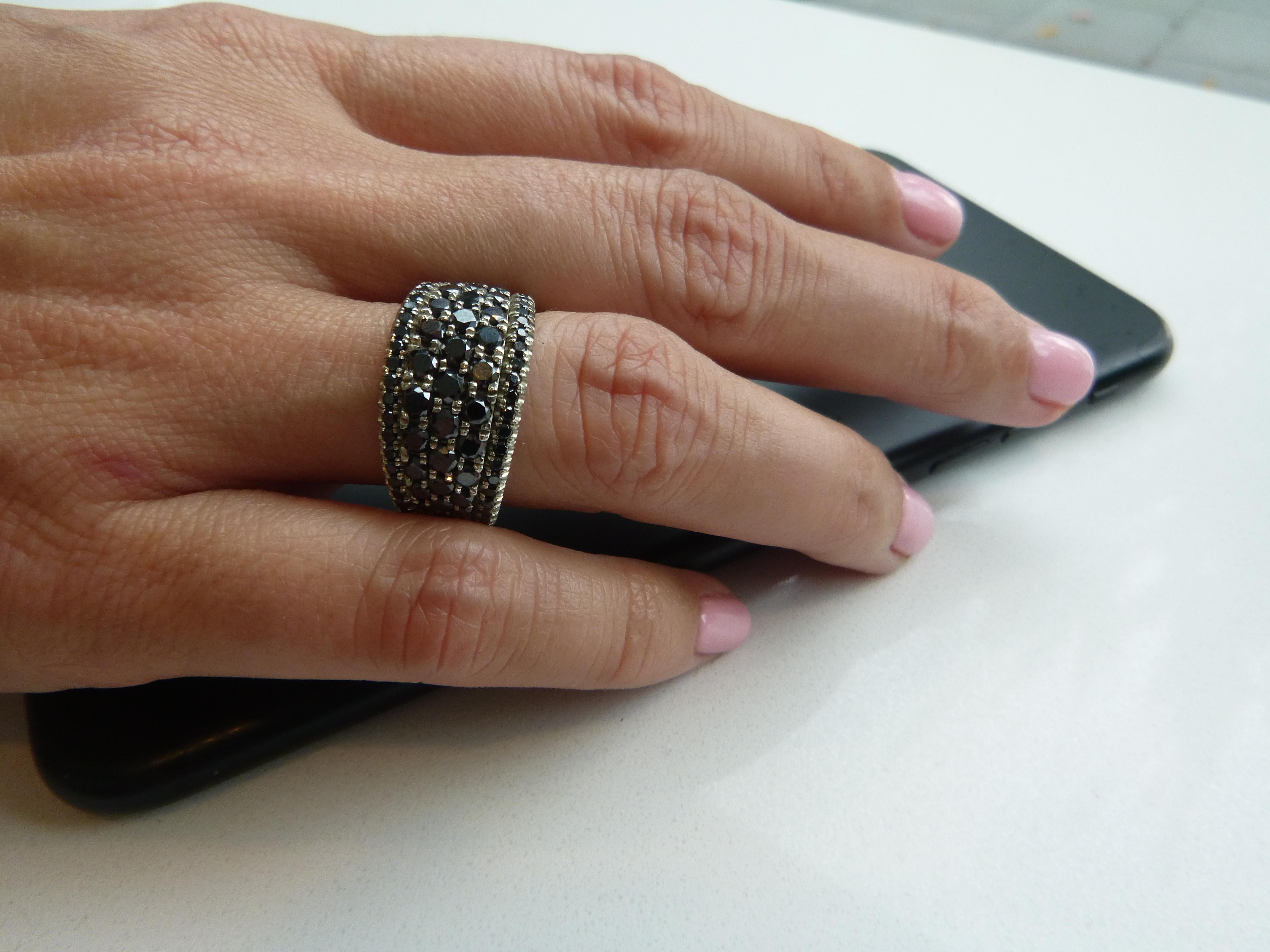 2.8 Carat Black Diamond White Gold Ring For Sale 2
