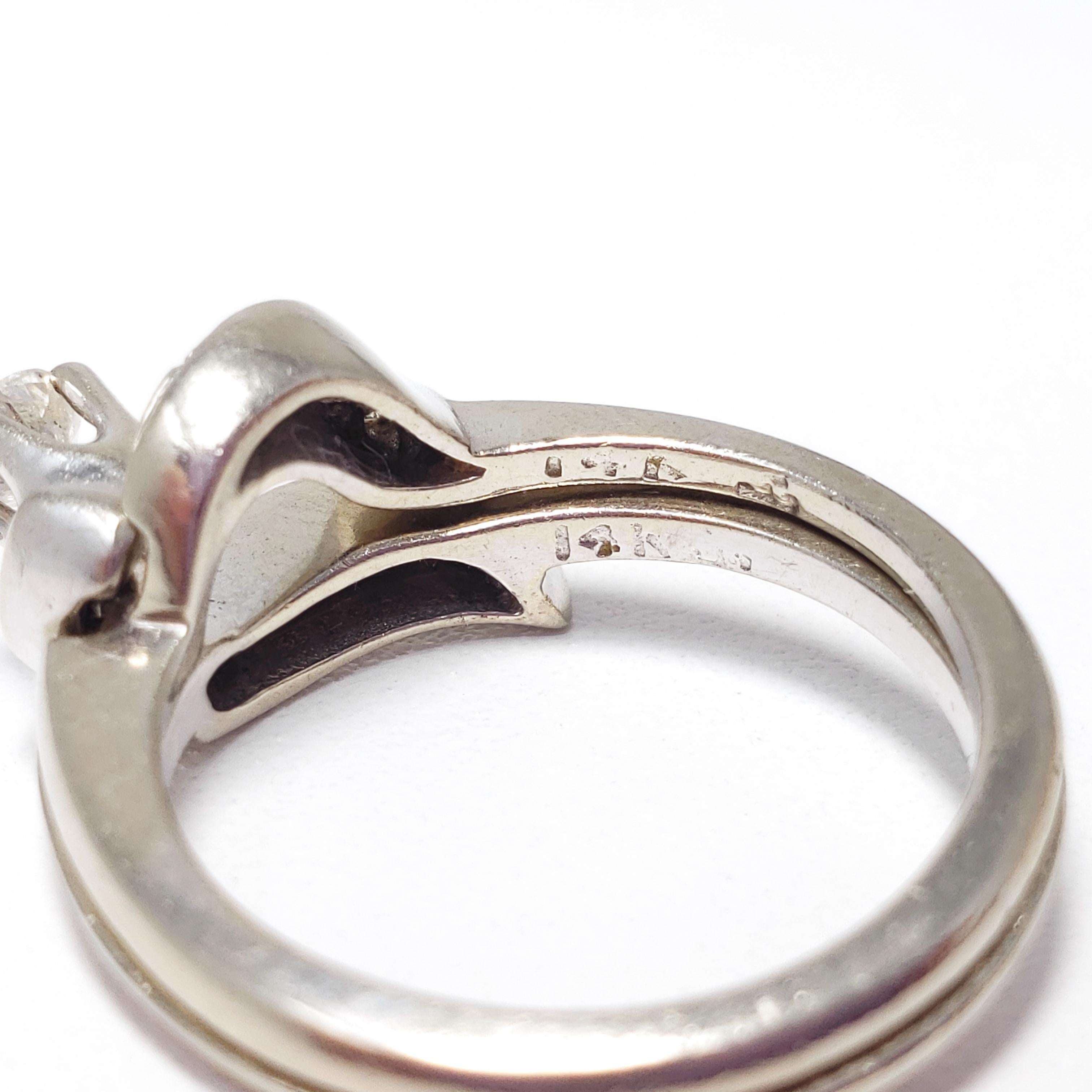 Modernist .28 Carat Diamond 14 Karat Gold Two Piece Wedding Ring Band Size US 6.5 For Sale