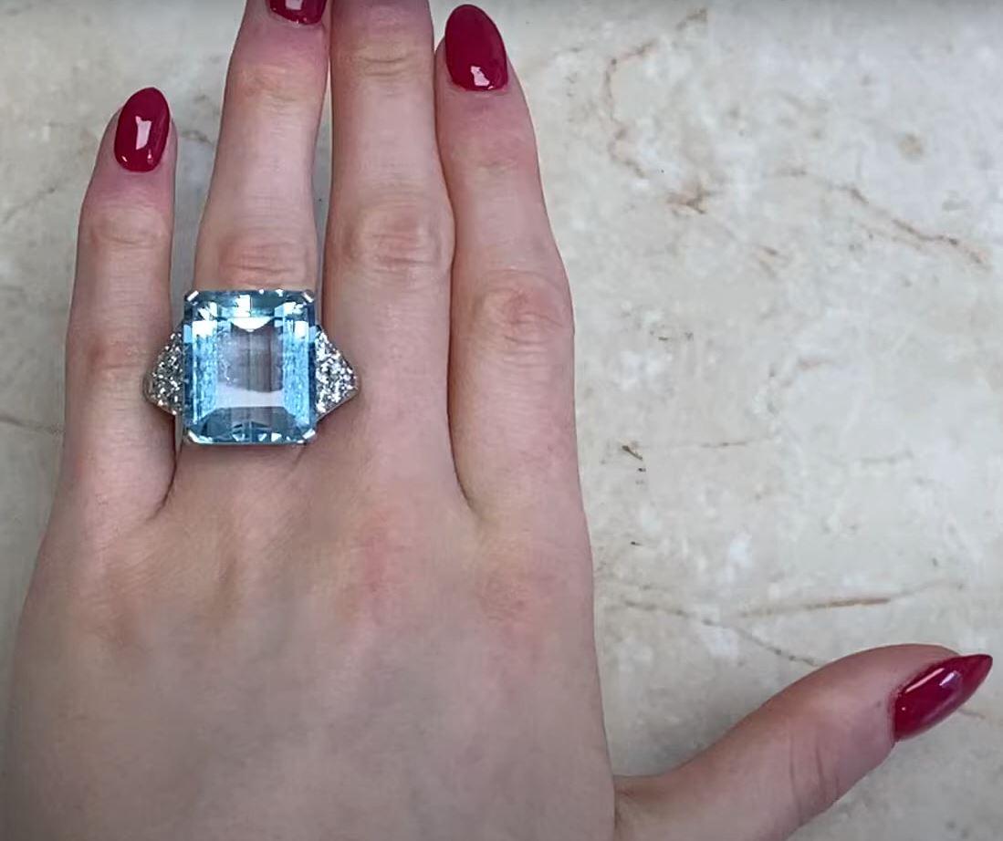 28 Carat Emerald-Cut Aquamarine Ring, Platinum For Sale 2