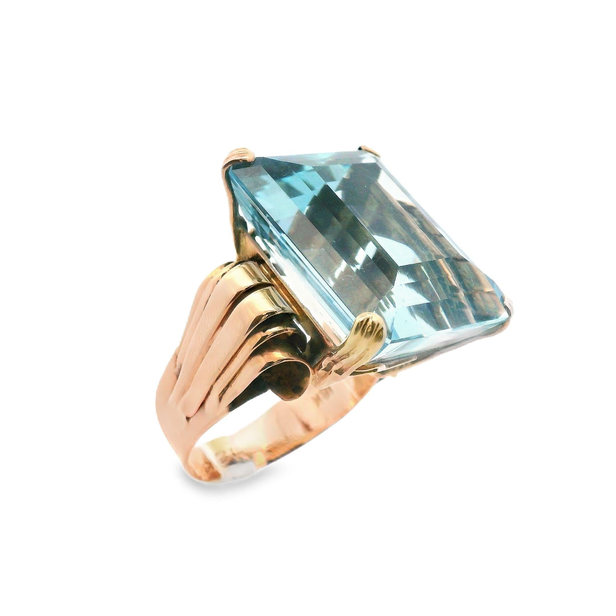 28+ Carat Natural Aquamarine and 18k Rose Gold Art Deco Ring For Sale 1