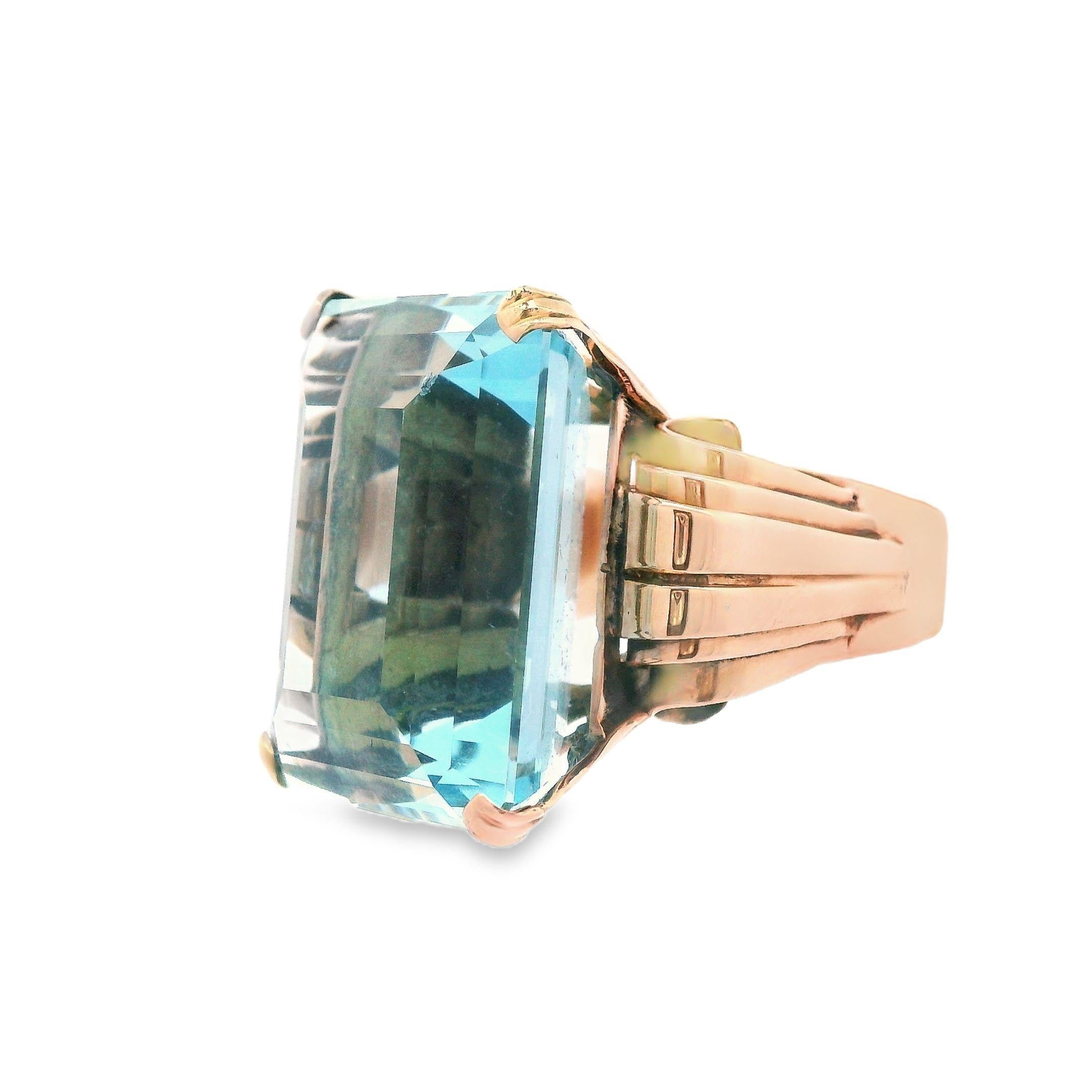 28+ Carat Natural Aquamarine and 18k Rose Gold Art Deco Ring For Sale 2