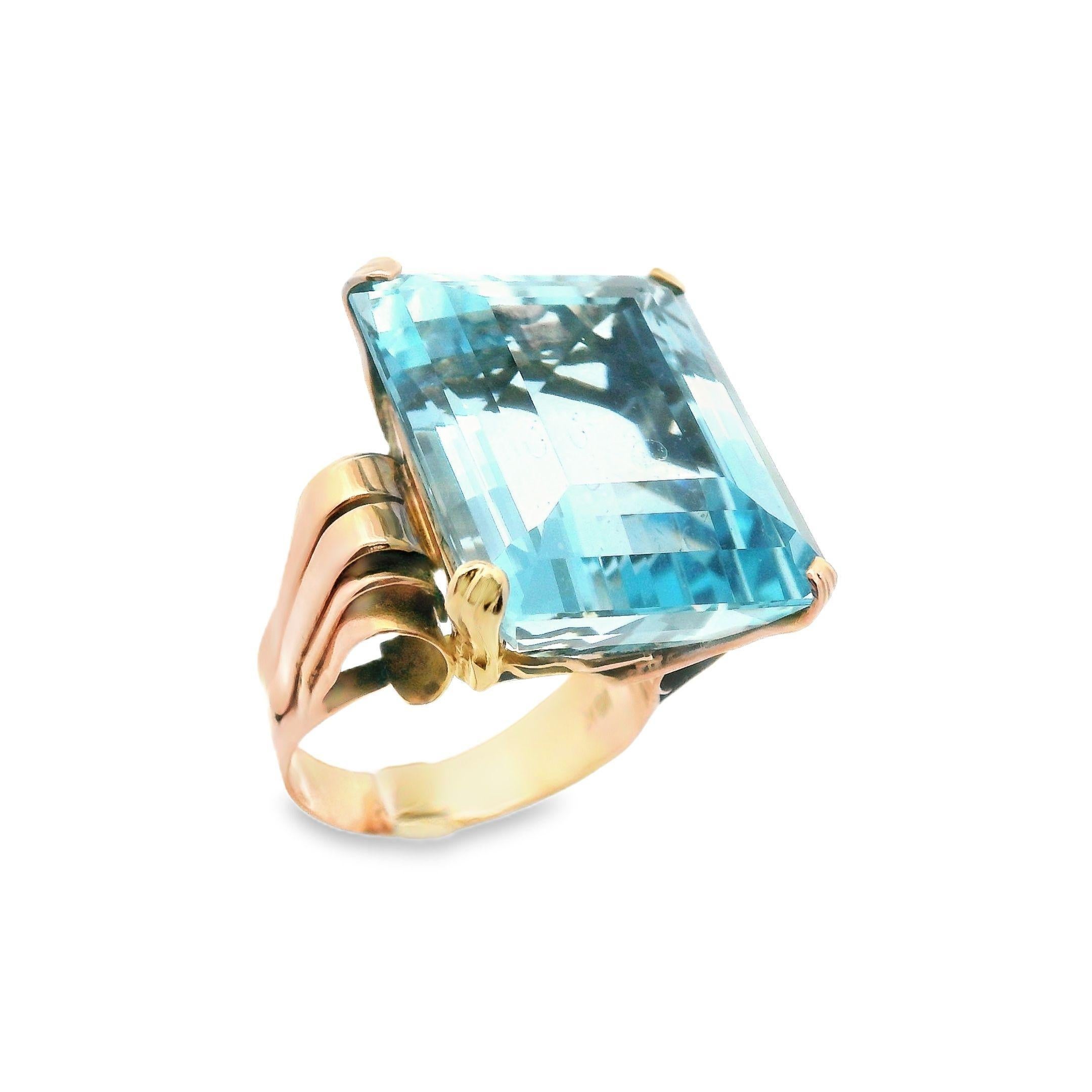 28+ Carat Natural Aquamarine and 18k Rose Gold Art Deco Ring For Sale 4