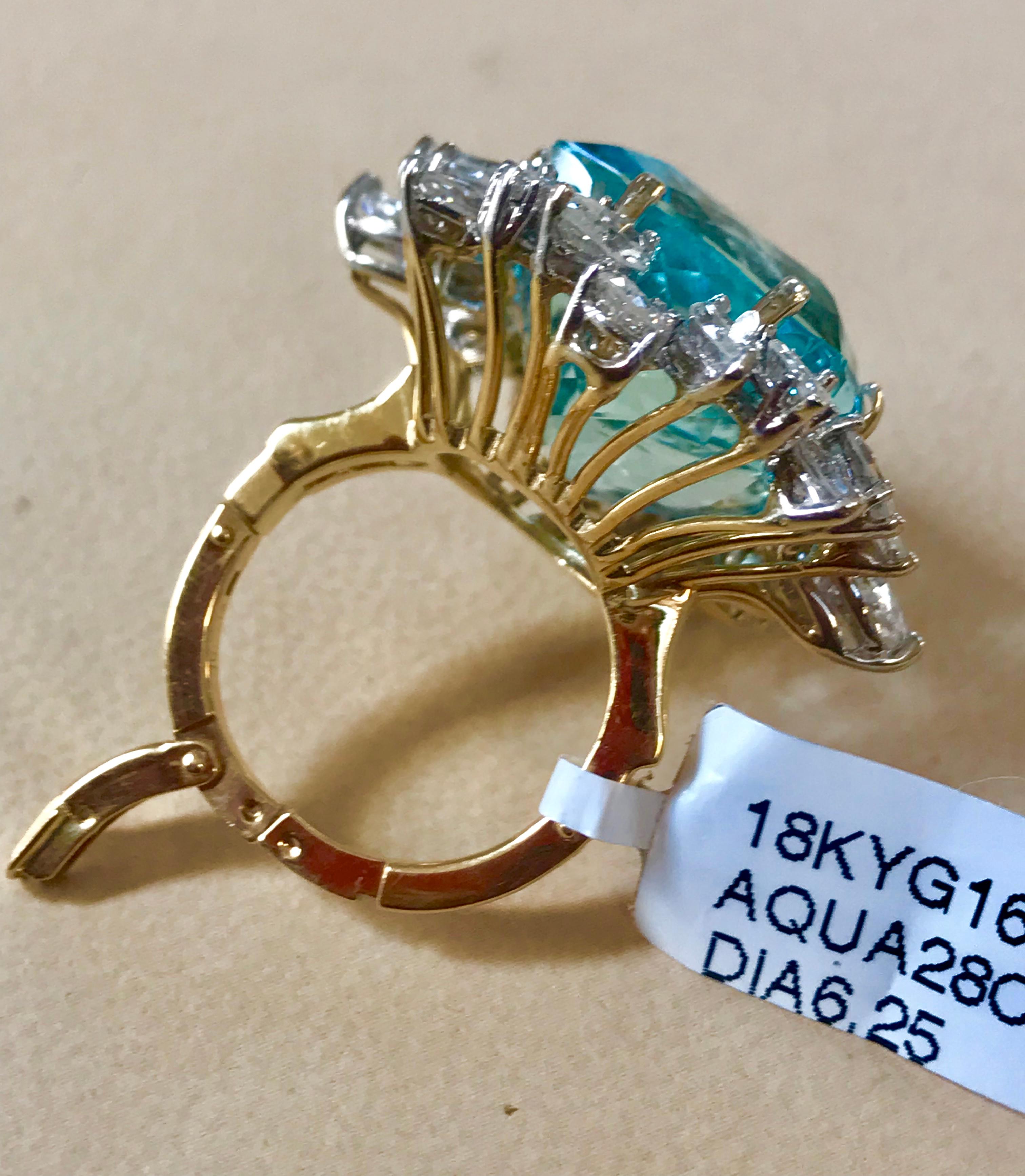 Women's 28 Carat Natural Aquamarine and Diamond Cocktail Ring 18 Karat Gold Adjustable For Sale