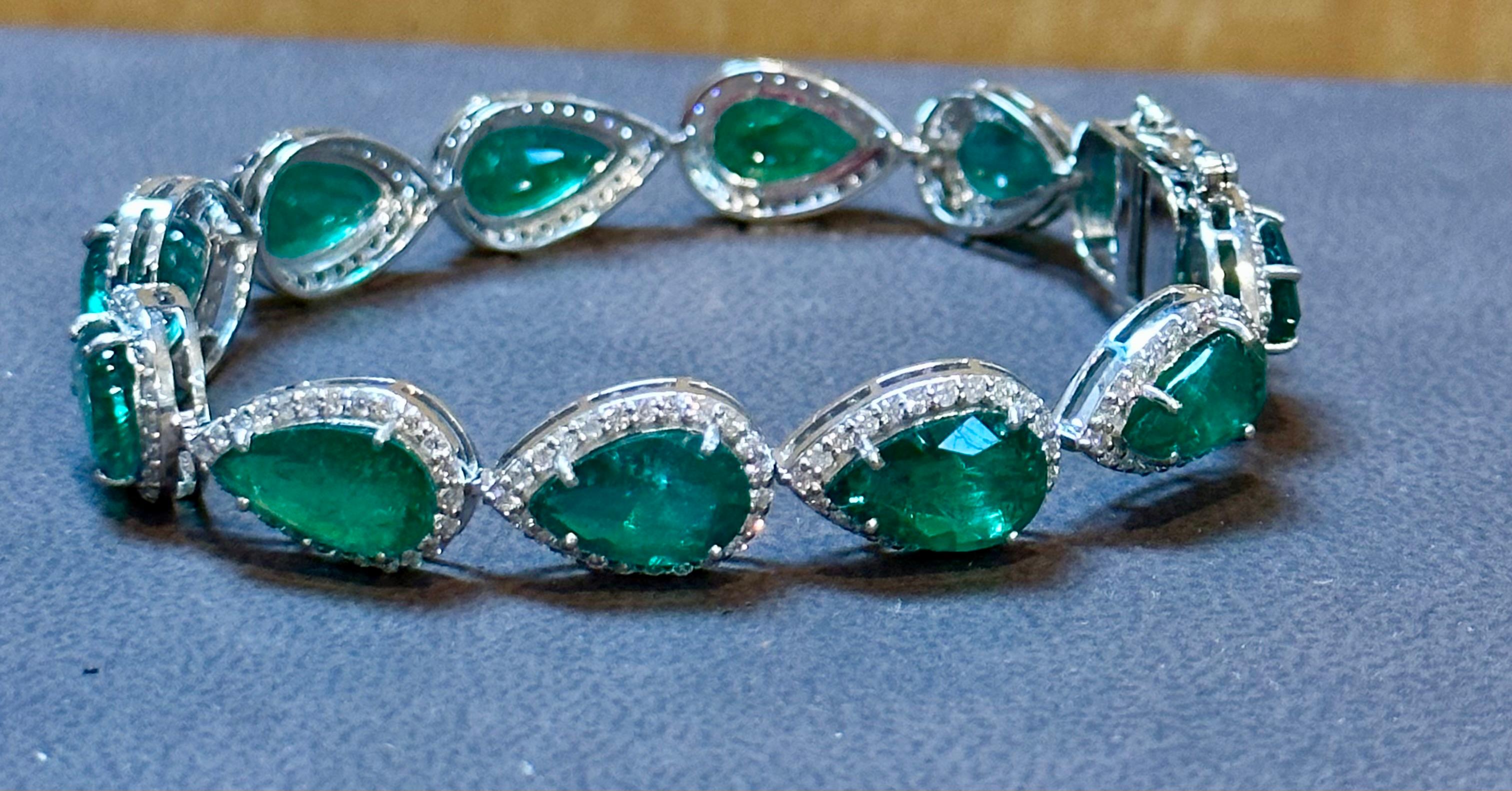 28 Carat Natural Zambian Emerald & Diamond Tennis Bracelet 14 Karat White Gold For Sale 5