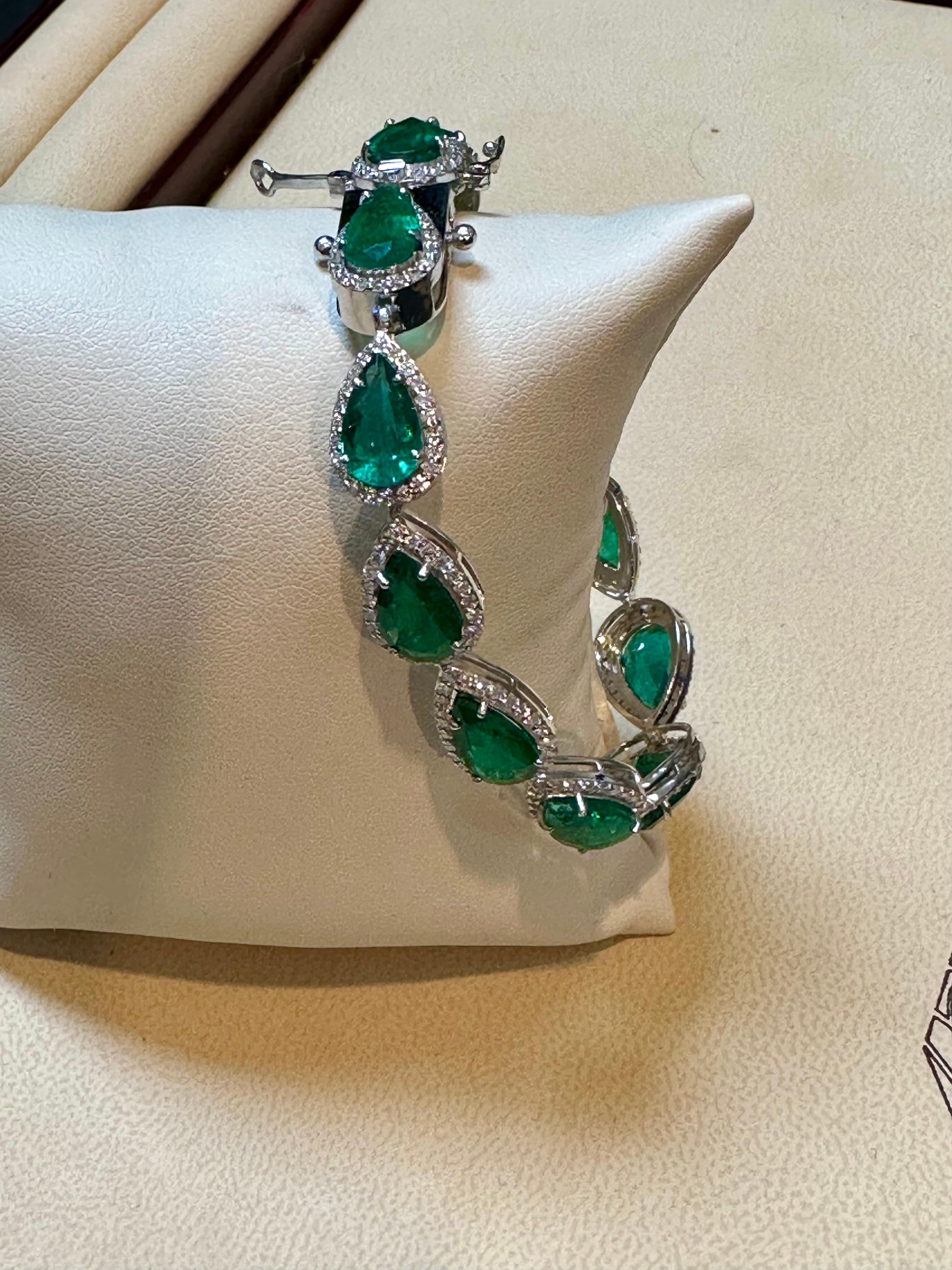 28 Carat Natural Zambian Emerald & Diamond Tennis Bracelet 14 Karat White Gold In New Condition For Sale In New York, NY