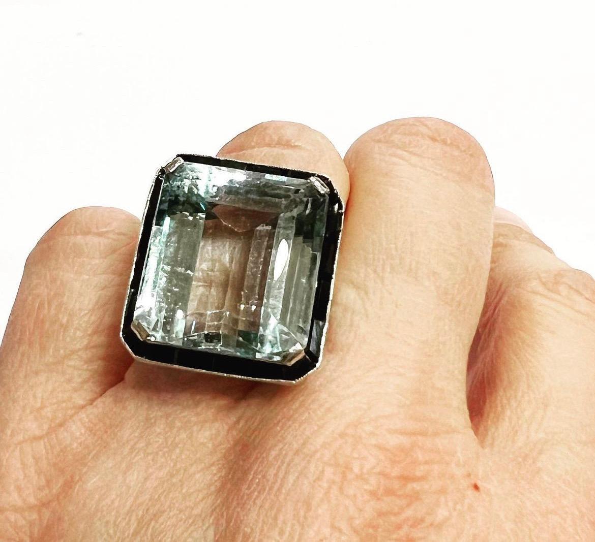 Art Deco 28 Carat Octagonal Cut Aquamarine Diamonds Onyx Platinum Cocktail  Ring For Sale