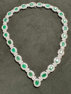 28 Carat Oval Shape Natural Emerald & 5 Carat Diamond Necklace in 14 Karat Gold