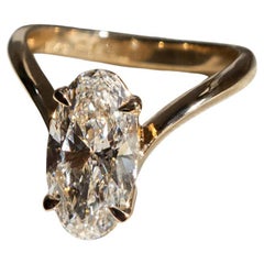 2.8 Carat Oval Statement Brilliant White 14K Gold A Classic Statement Heirloom