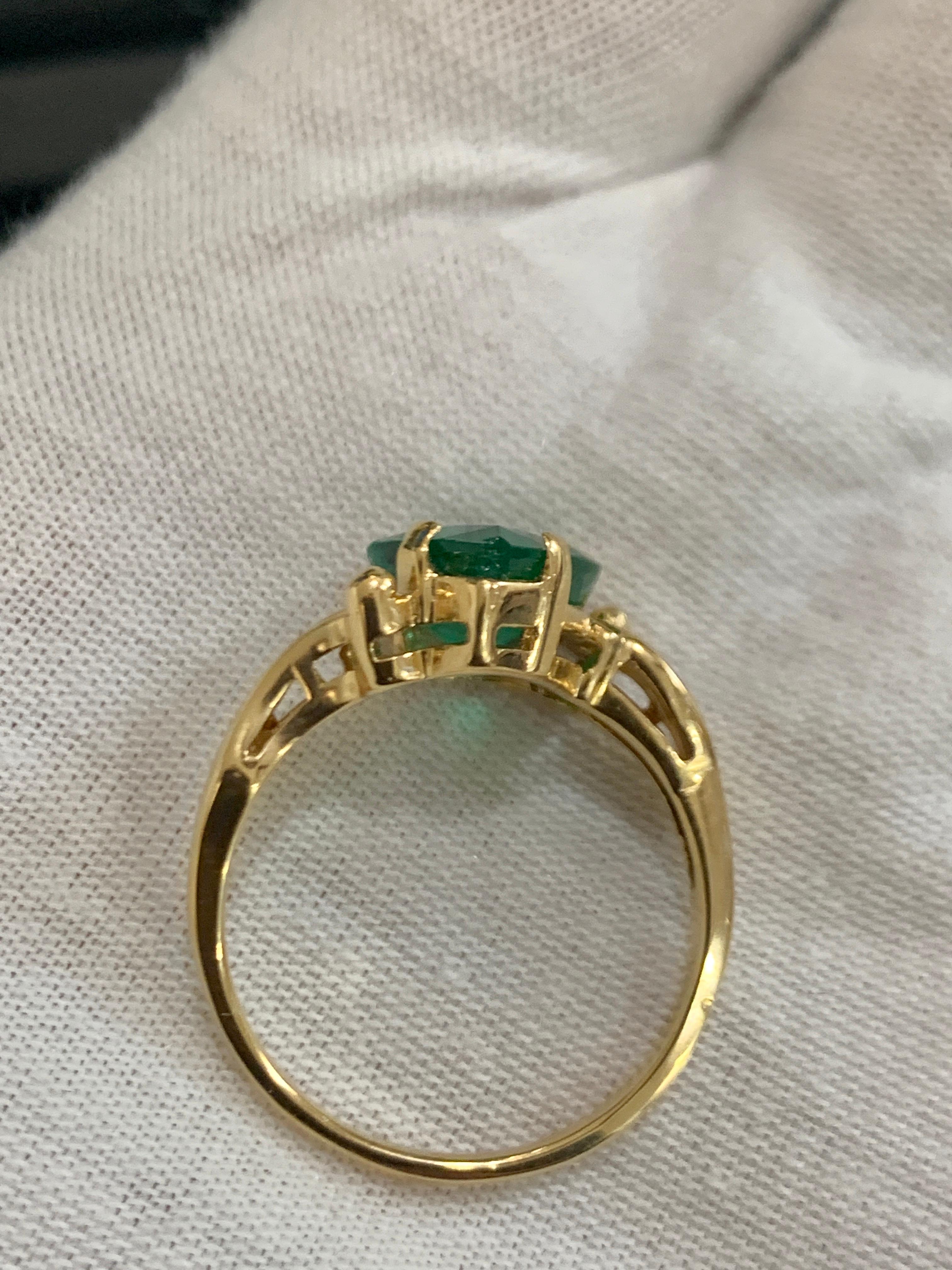 2.8 Carat Pear Cut Natural Emerald Ring 14 Karat Yellow Gold 3