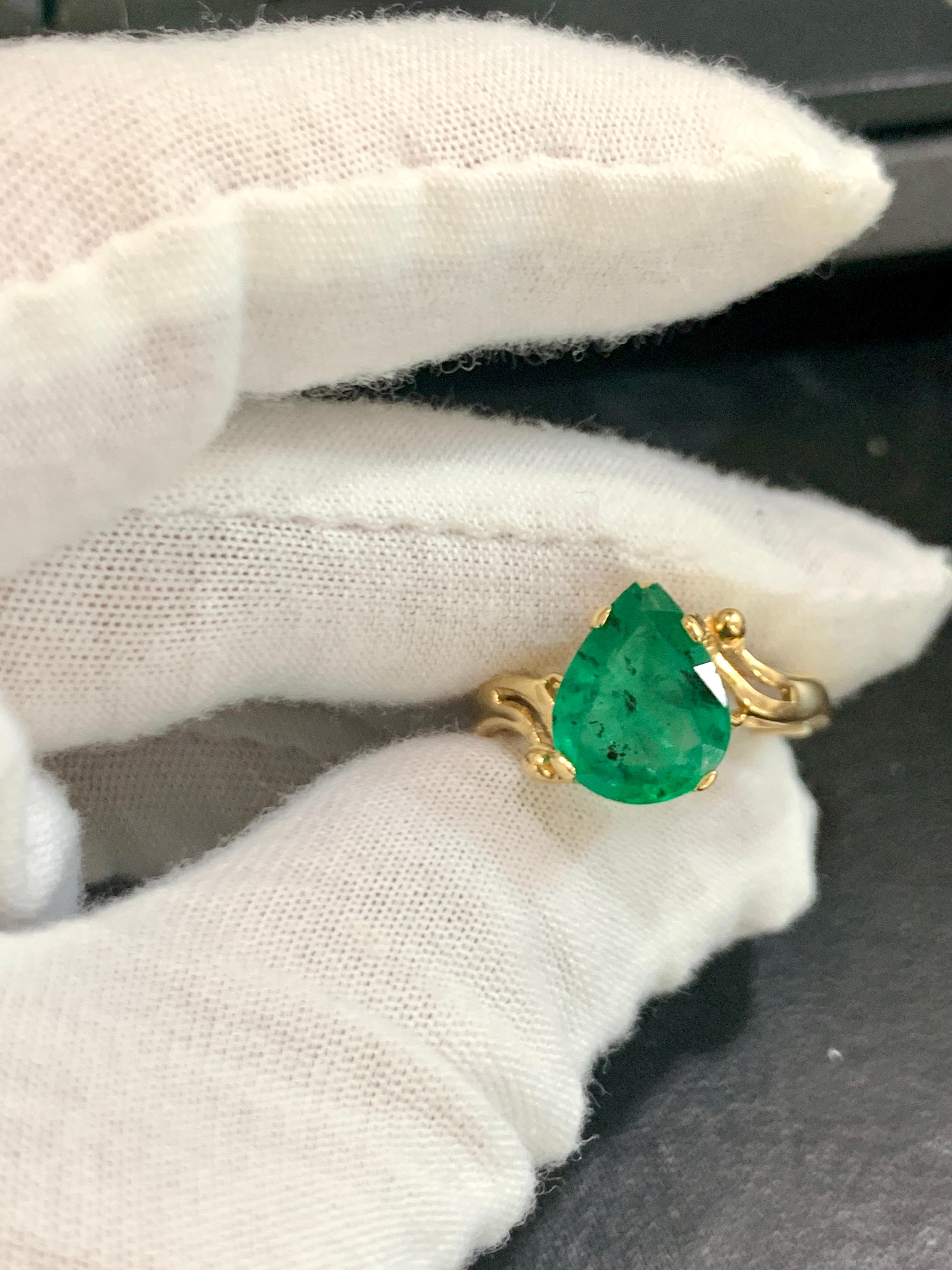 2.8 Carat Pear Cut Natural Emerald Ring 14 Karat Yellow Gold 4