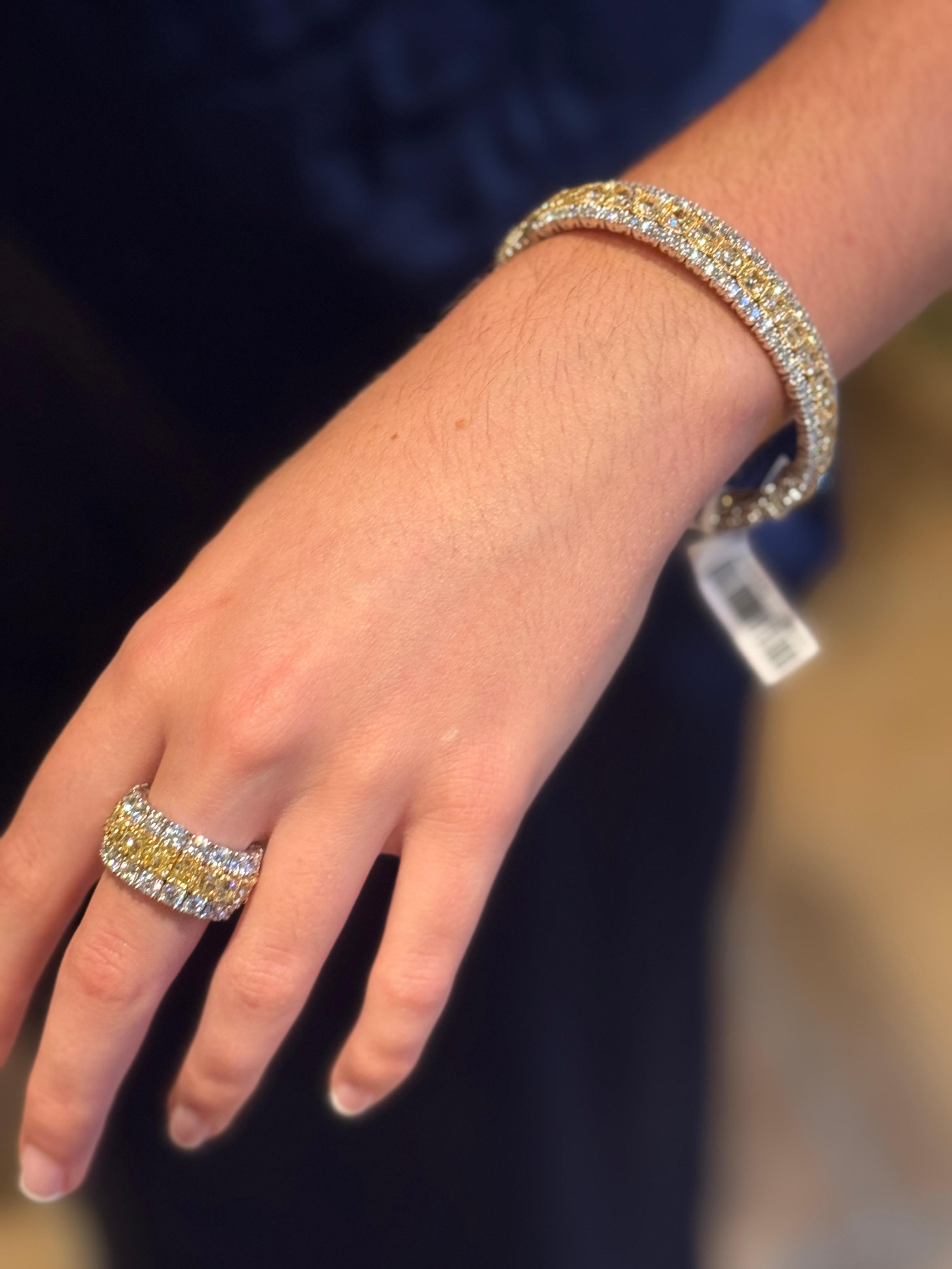 Taglio radiant Bracciale con diamanti bianchi e gialli radianti da 28 carati in oro giallo 18 carati. in vendita