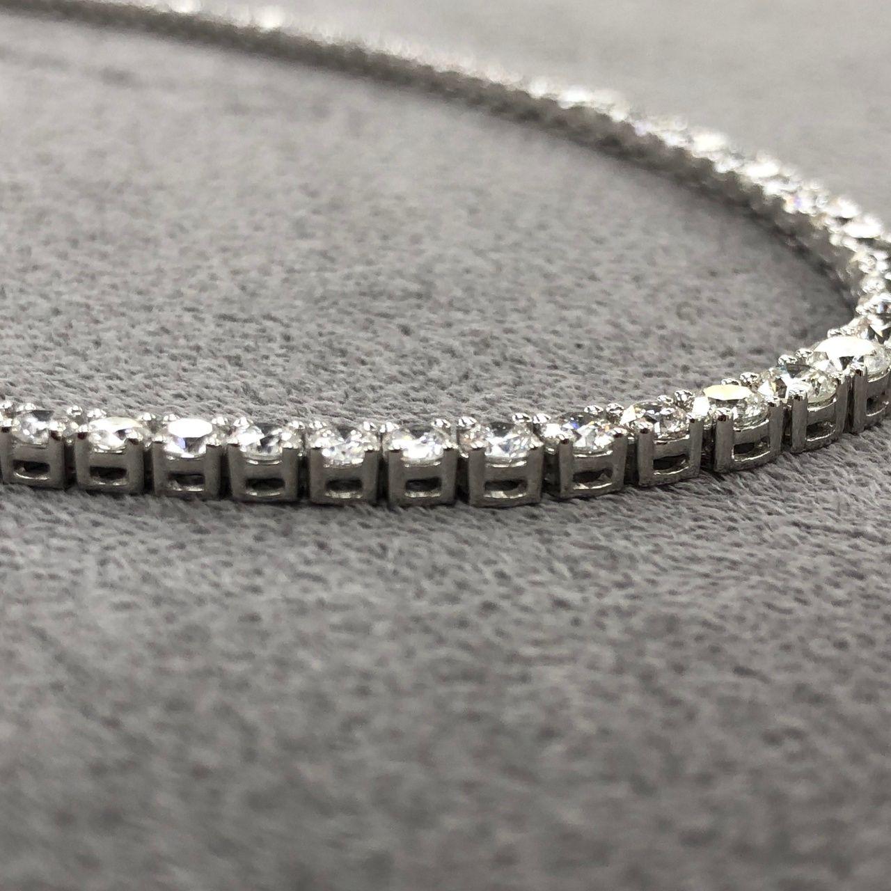 28 Karat runder Diamant-Tennis-Halskette aus 18 Karat Weißgold mit Brillantschliff im Angebot 4