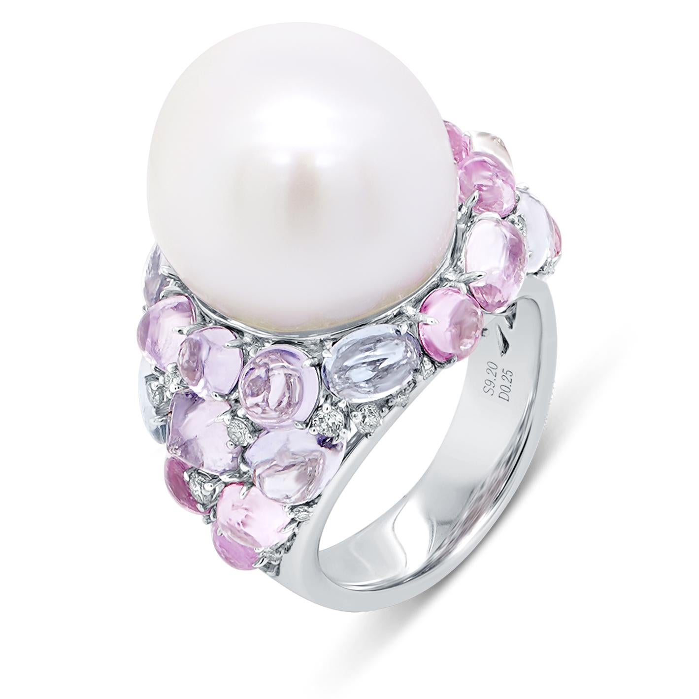 28 Carat South Sea Pearl Studded With 8 Carat No Heat Sapphire 18K Designer Ring In New Condition For Sale In Hung Hom, HK
