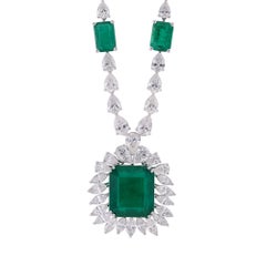 28 Carat Zambian Emerald 13.76 Carat SI/H Diamond Necklace 18 Karat White Gold