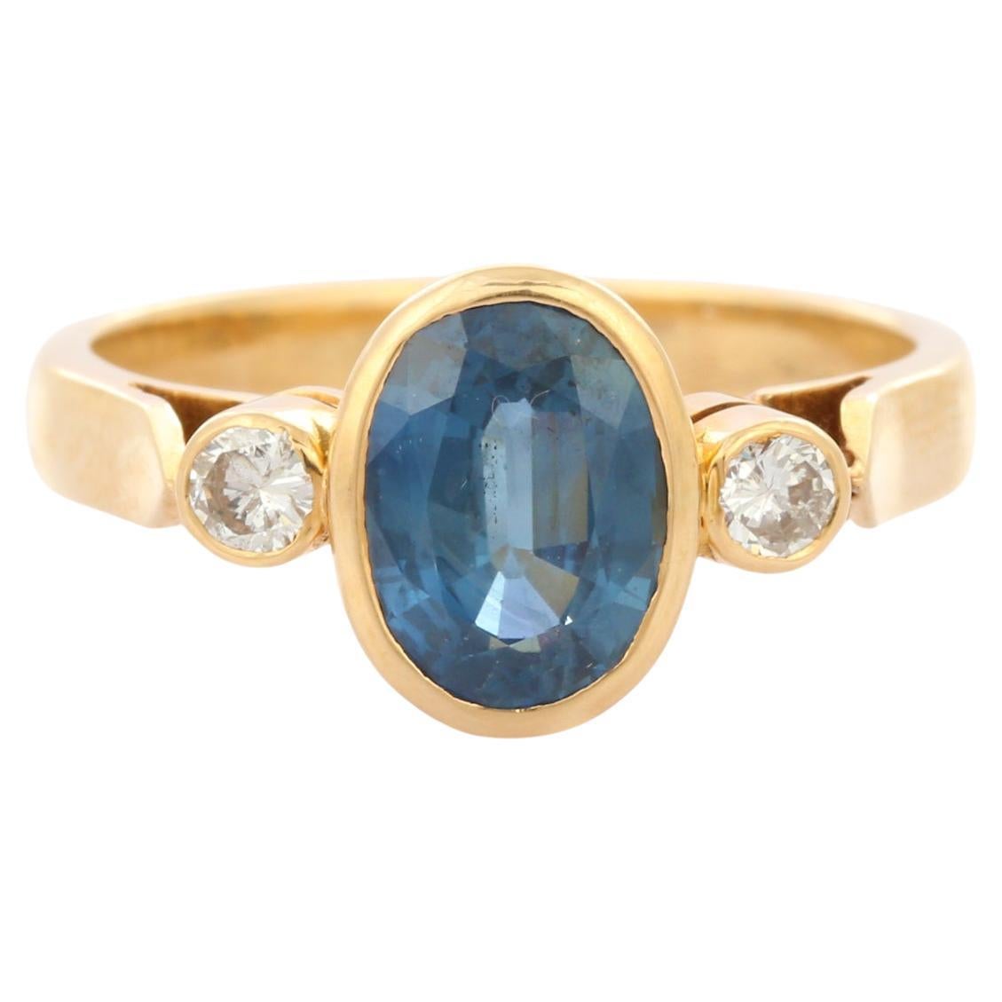 Bague de fiançailles à trois pierres en or jaune 18 carats avec saphir bleu 2,8 carats et diamants