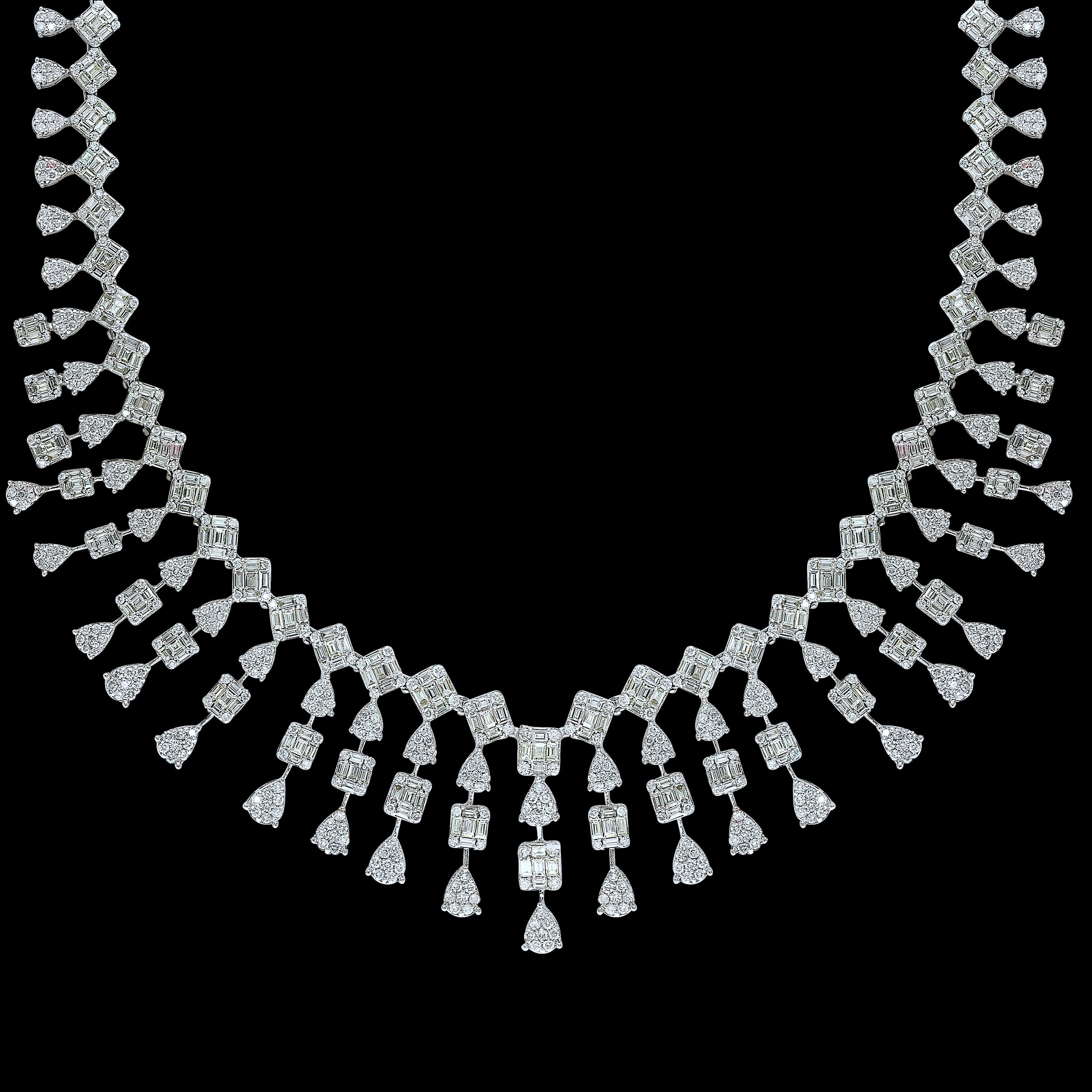 Ensemble collier et boucles d'oreilles de mariée en or blanc 18 carats avec diamants 28 carats, 76 g, état neuf Neuf - En vente à New York, NY
