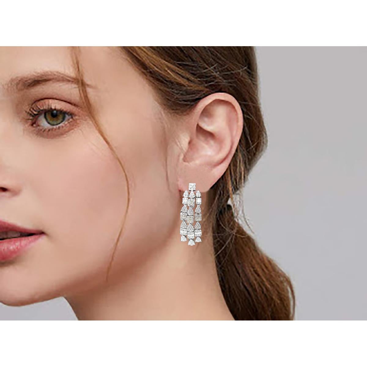 Ensemble collier et boucles d'oreilles de mariée en or blanc 18 carats avec diamants 28 carats, 76 g, état neuf Pour femmes en vente