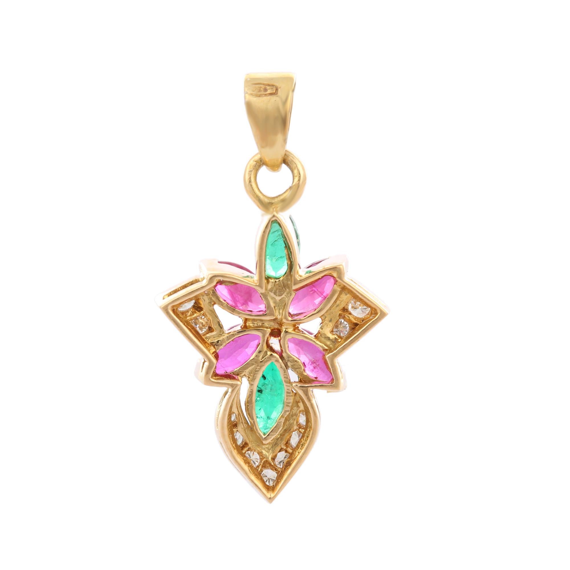 Colgante Flor de Rubí Esmeralda de 2,8 ct con Diamante Incrustado en Oro Amarillo de 18 quilates Corte marquesa en venta