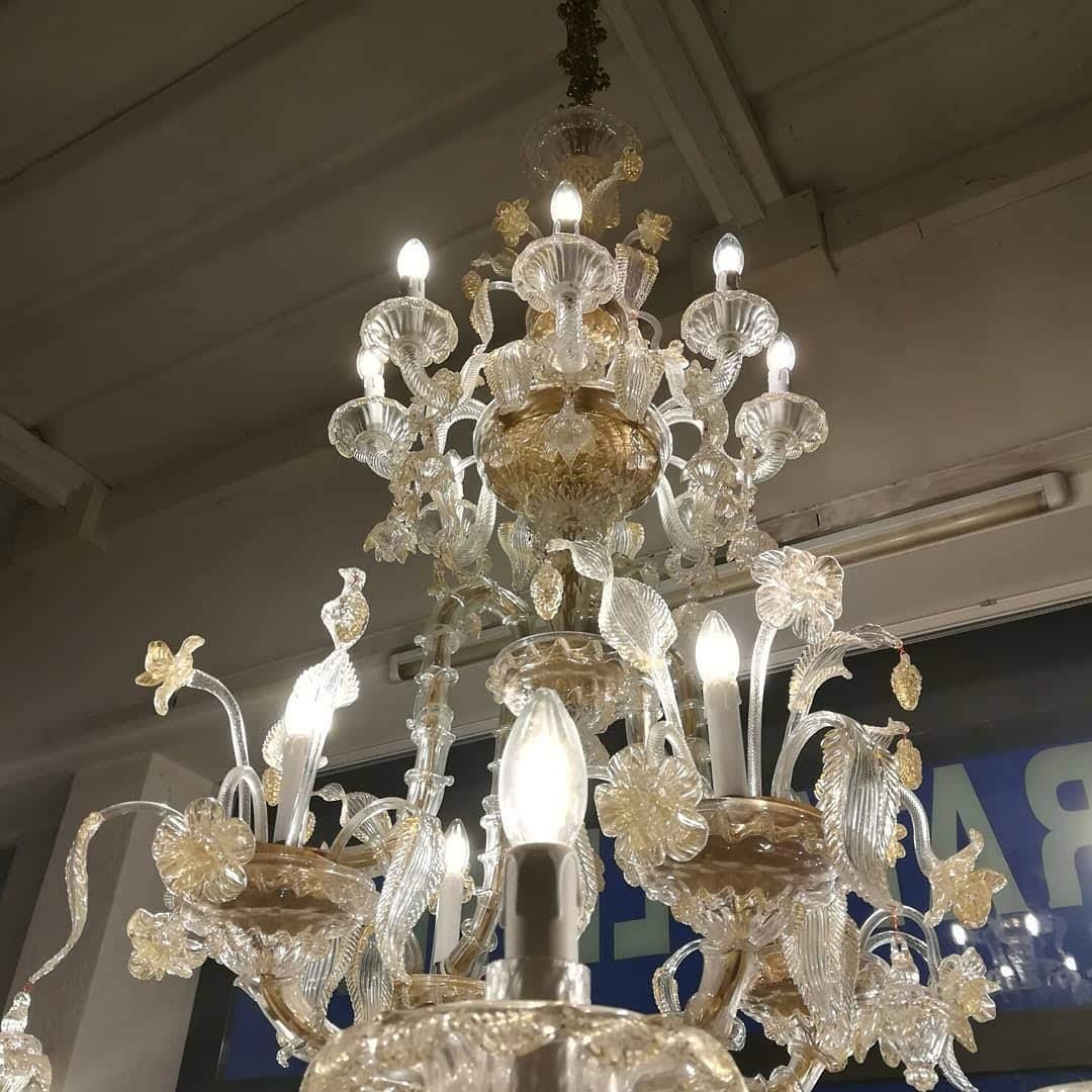 28 Lights Venetian Glass Blown Chandelier im Angebot 10