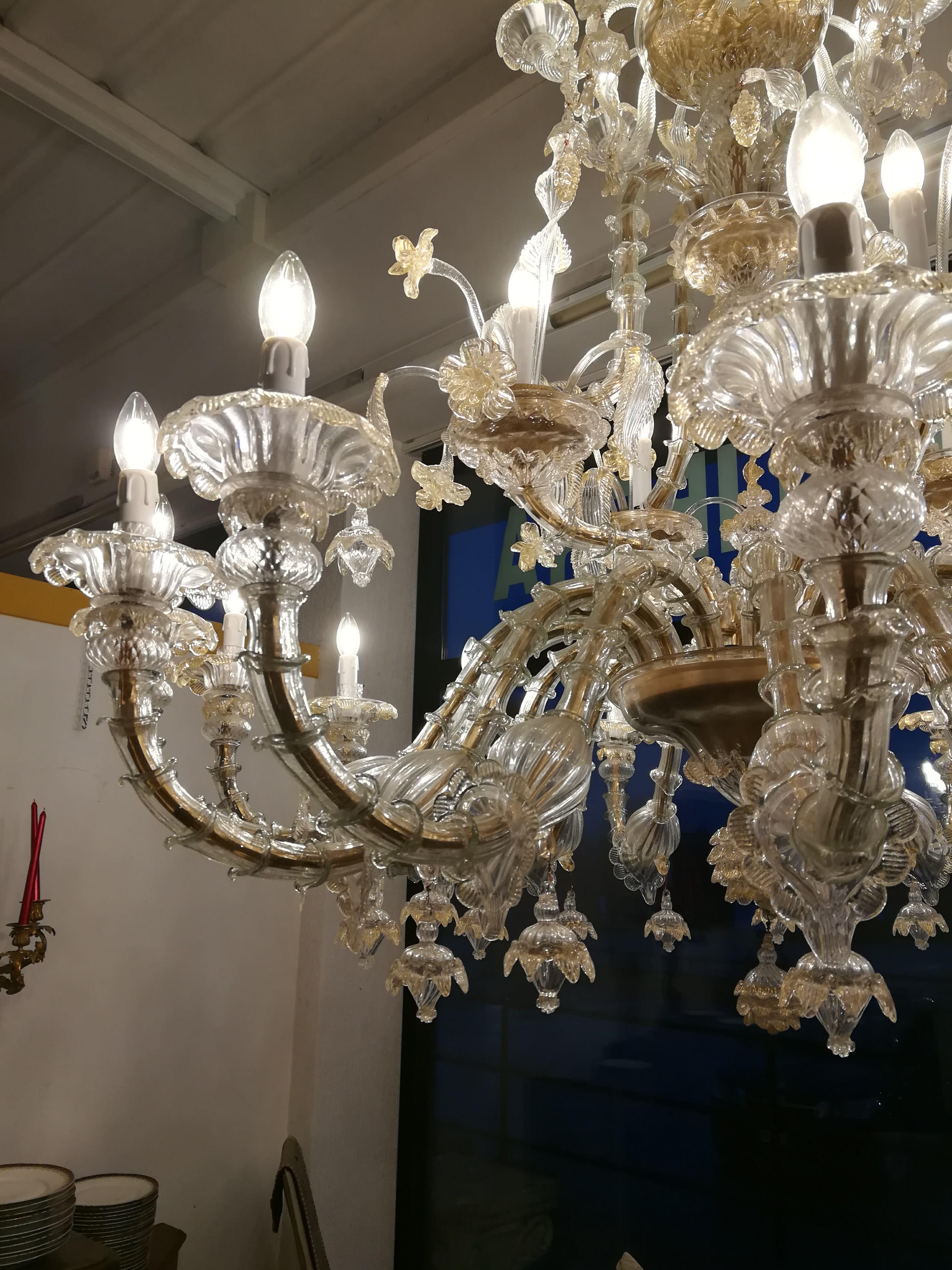 28 Lights Venetian Glass Blown Chandelier (21. Jahrhundert und zeitgenössisch) im Angebot