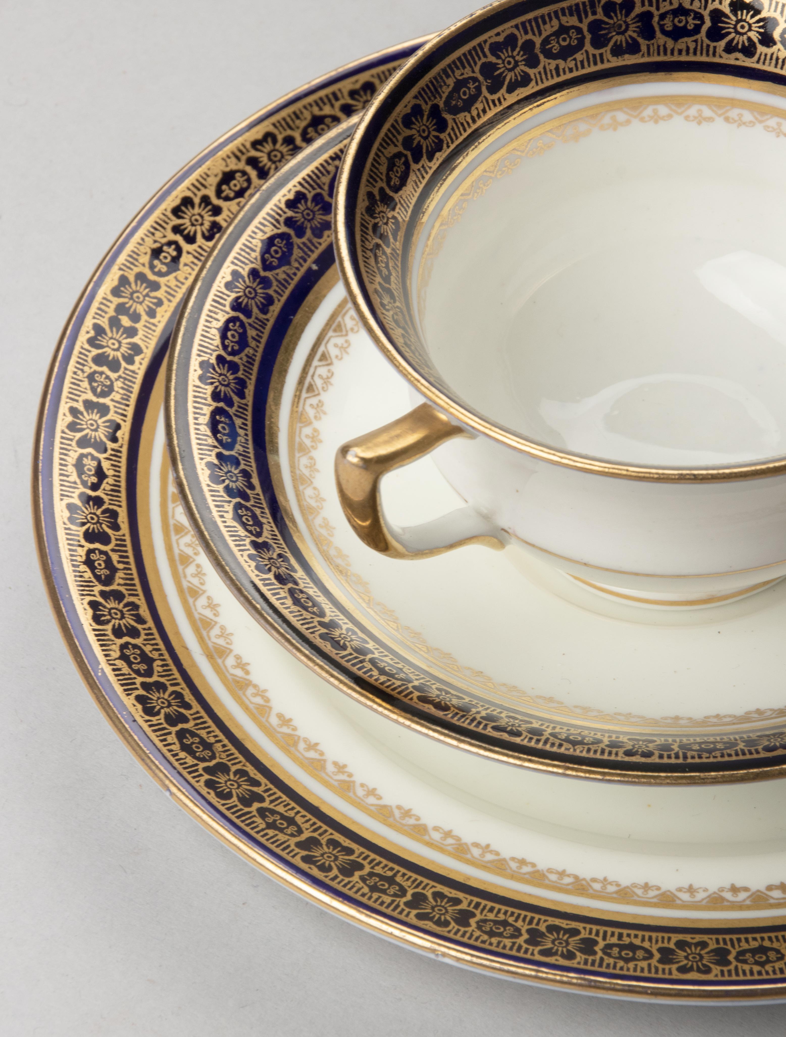 28-Piece English Antique Porcelain Tea Set Made by Aynsley 6