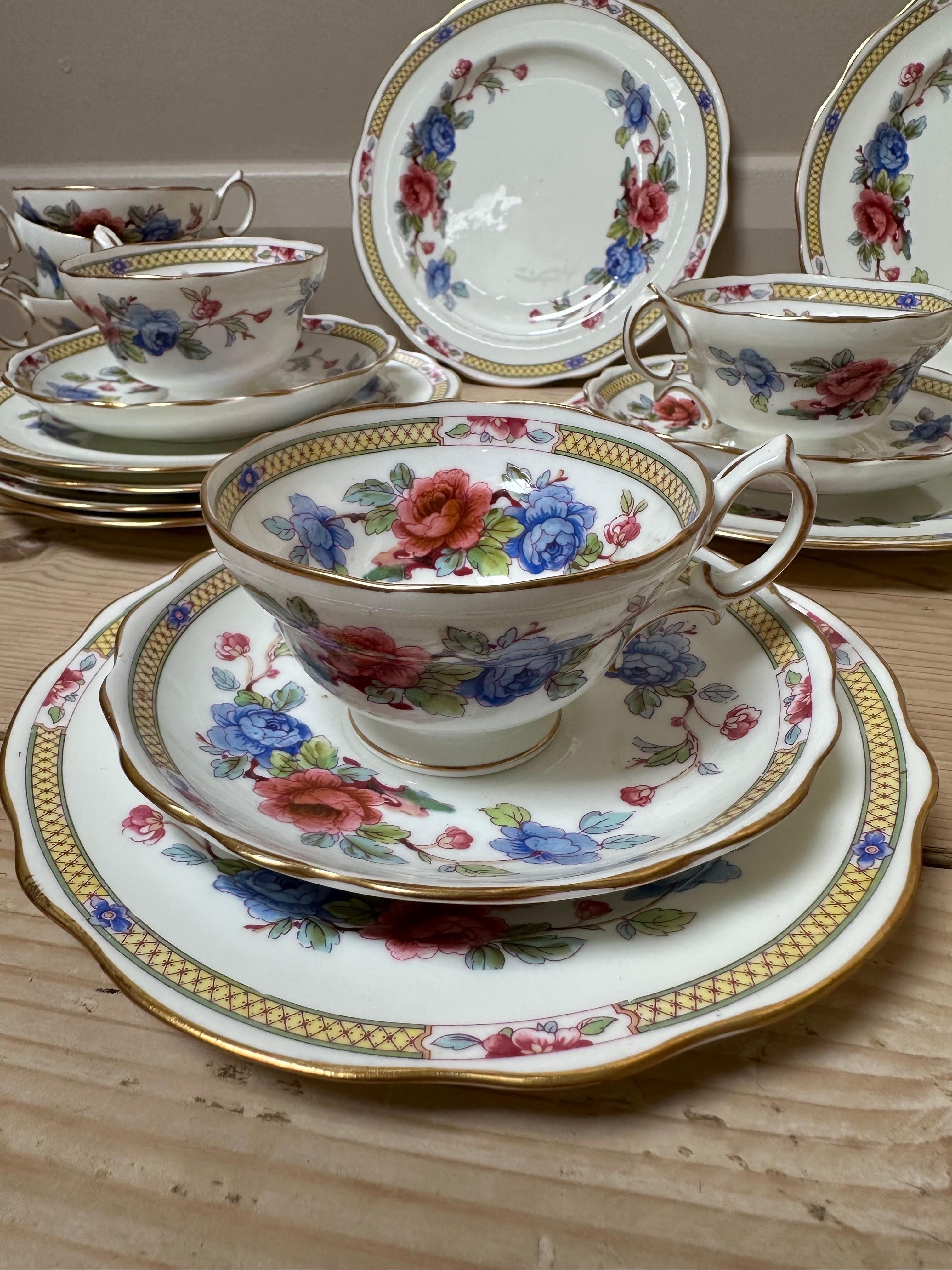 28 pièces Hammersley & Co. Service à thé en porcelaine, floral bleu et rouge, doré, 1900 en vente 8