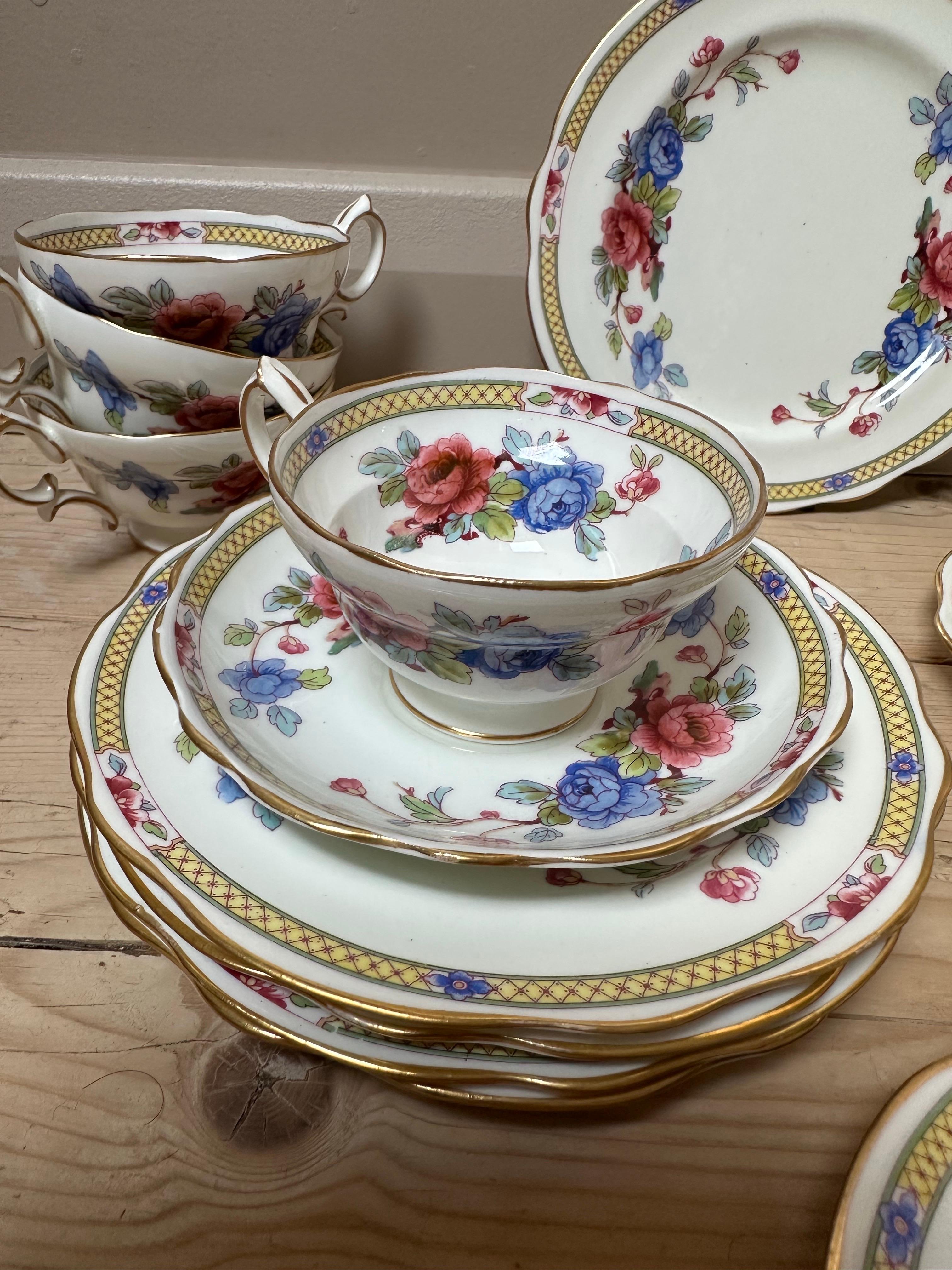 28 pièces Hammersley & Co. Service à thé en porcelaine, floral bleu et rouge, doré, 1900 en vente 12