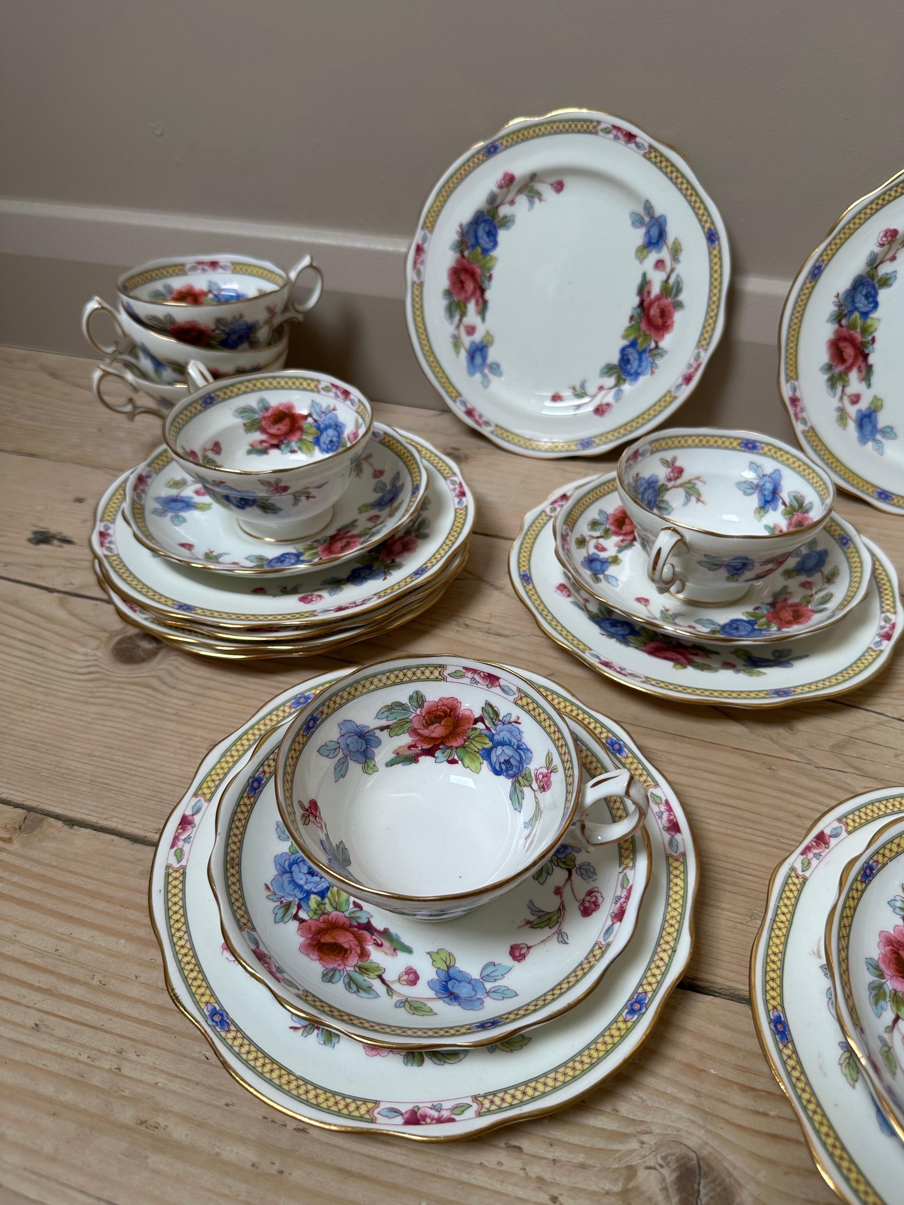 28 pièces Hammersley & Co. Service à thé en porcelaine, floral bleu et rouge, doré, 1900 en vente 13