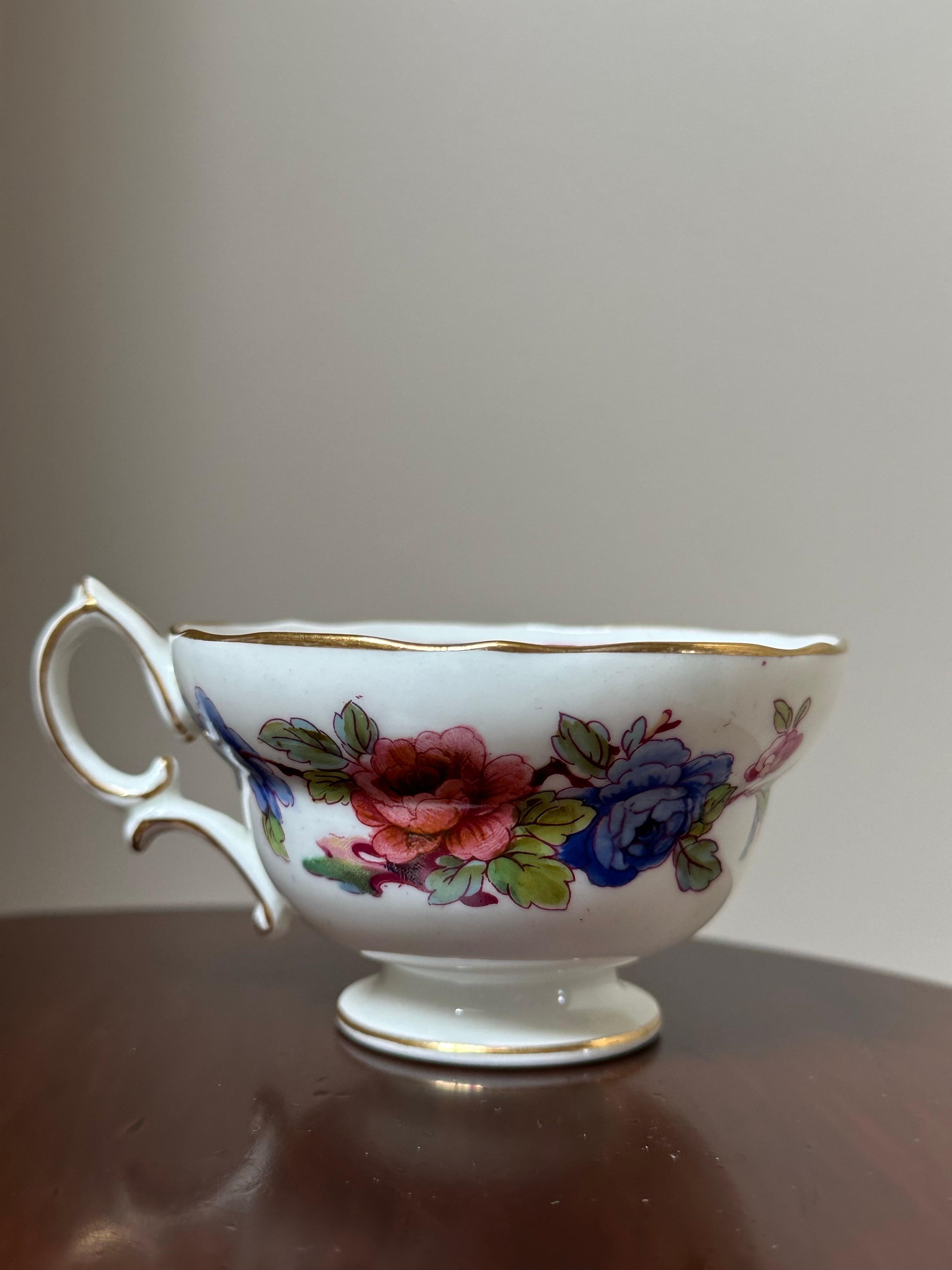 28 pièces Hammersley & Co. Service à thé en porcelaine, floral bleu et rouge, doré, 1900 en vente 3