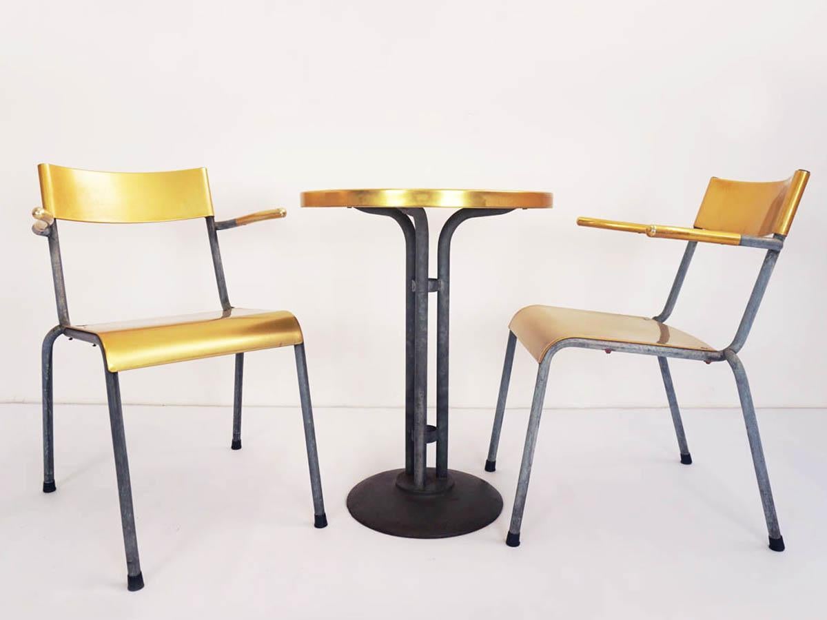 13 Pieces of Swiss Stackable Chairs in Yellow Aluminum and Anodized Metal For Sale 3