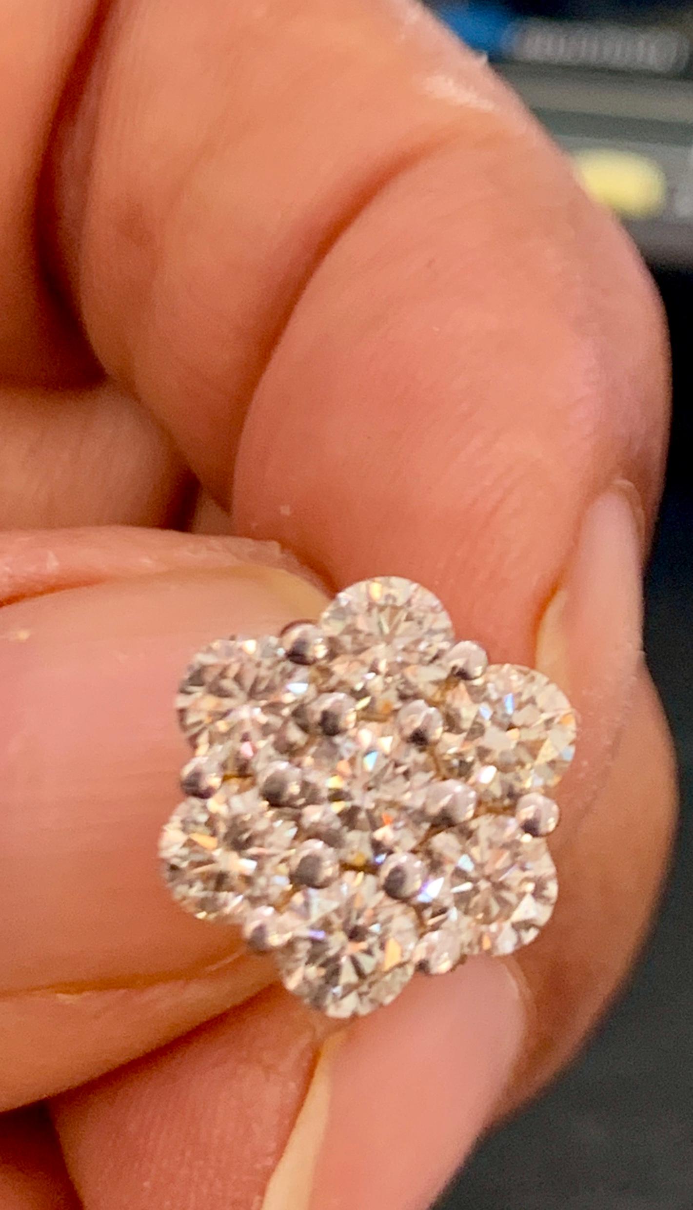 2.80 Carat, 7 Diamond Floral Cluster Flower Stud Earrings 14 Karat Yellow Gold In New Condition For Sale In New York, NY
