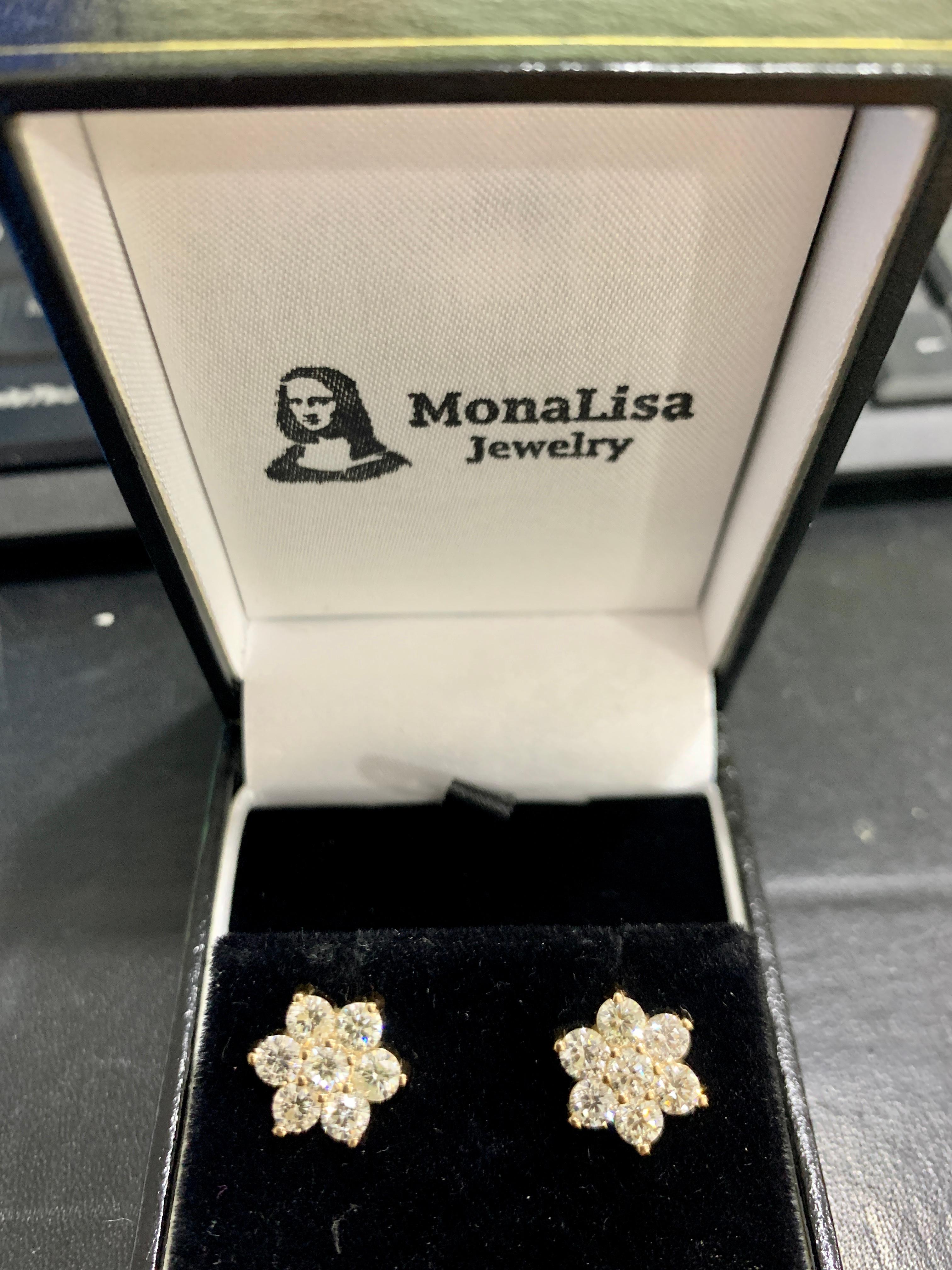 Round Cut 2.80 Carat 7 Diamond Floral Cluster Flower Stud Earrings in 14 Karat Yellow Gold For Sale