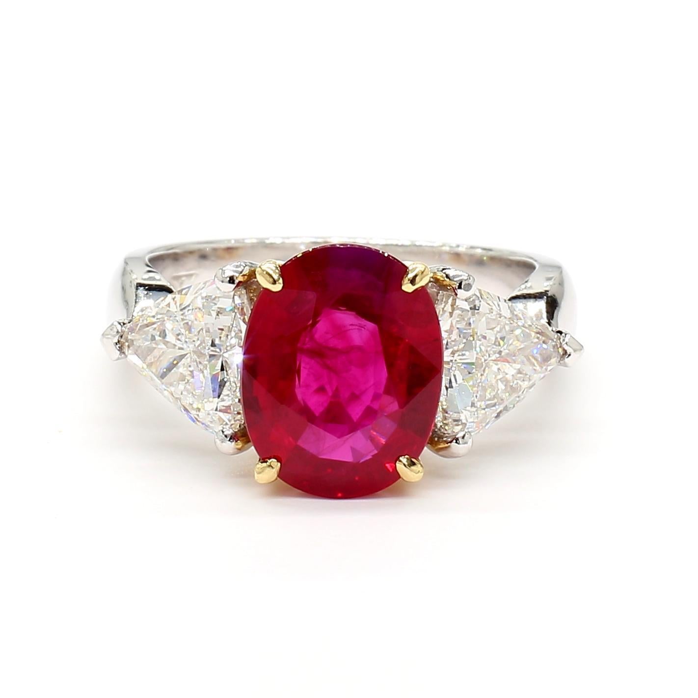 2.80 Carat Burma Ruby & Diamond Platinum Ring In New Condition For Sale In New York, NY