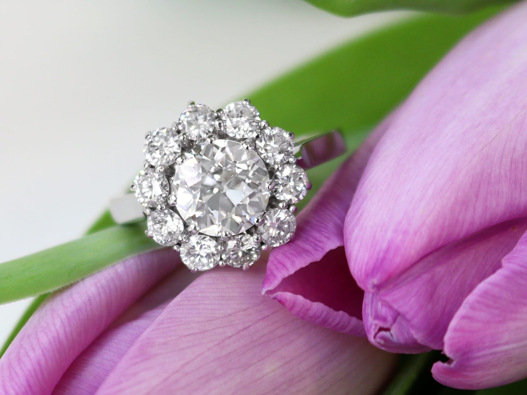 2.80 Carat Diamond and Platinum Cluster Engagement Ring In Excellent Condition For Sale In Jesmond, Newcastle Upon Tyne
