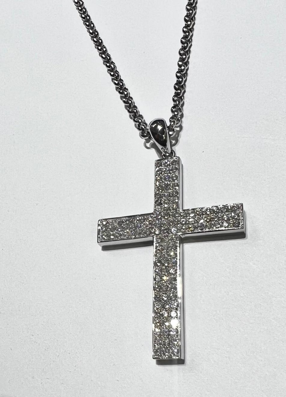 Round Cut 2.80 Carat Diamond Cross Necklace For Sale
