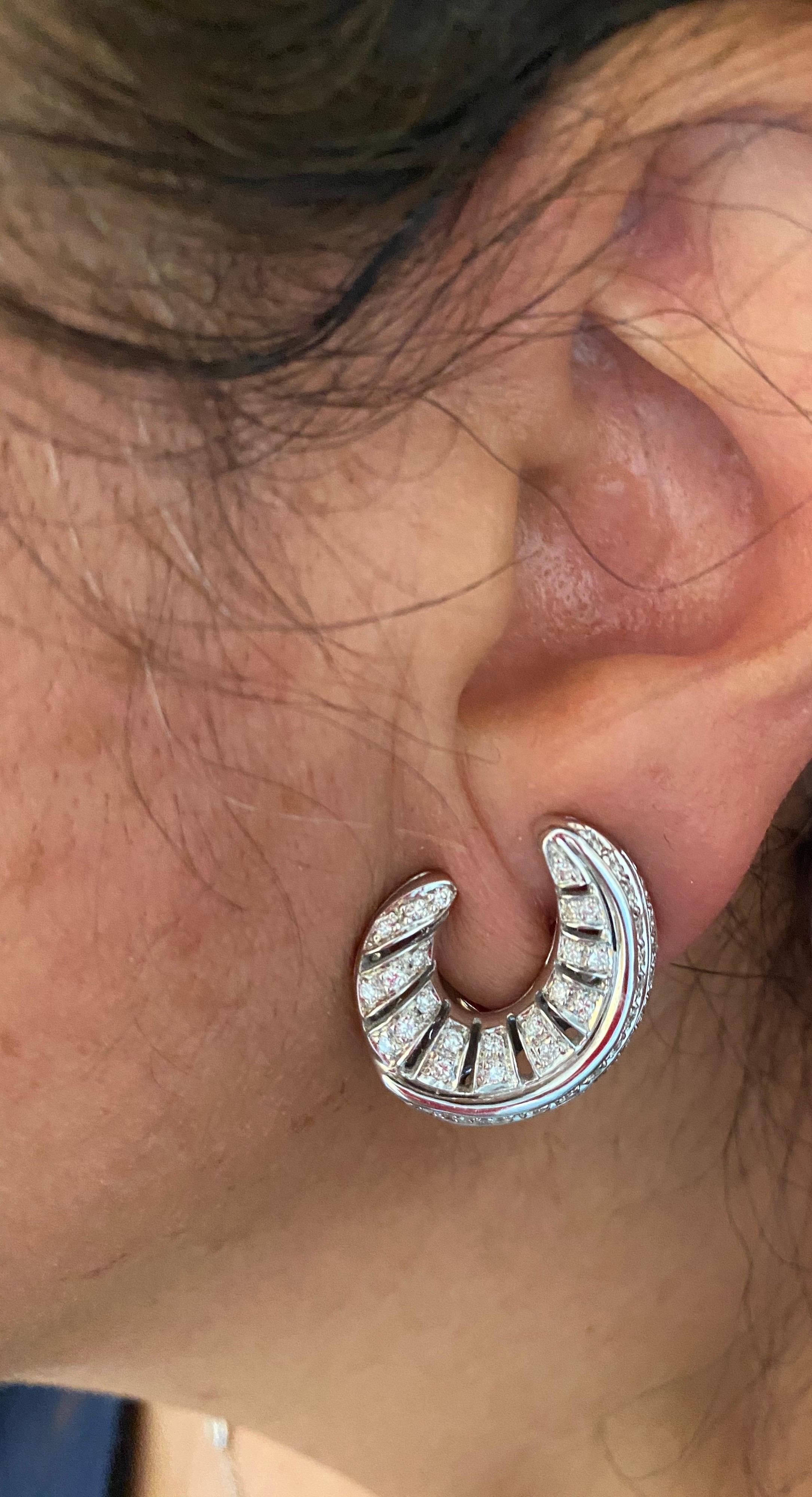 2,80 Karat Diamant-Ohrringe aus Italienischem Weißgold (Moderne) im Angebot