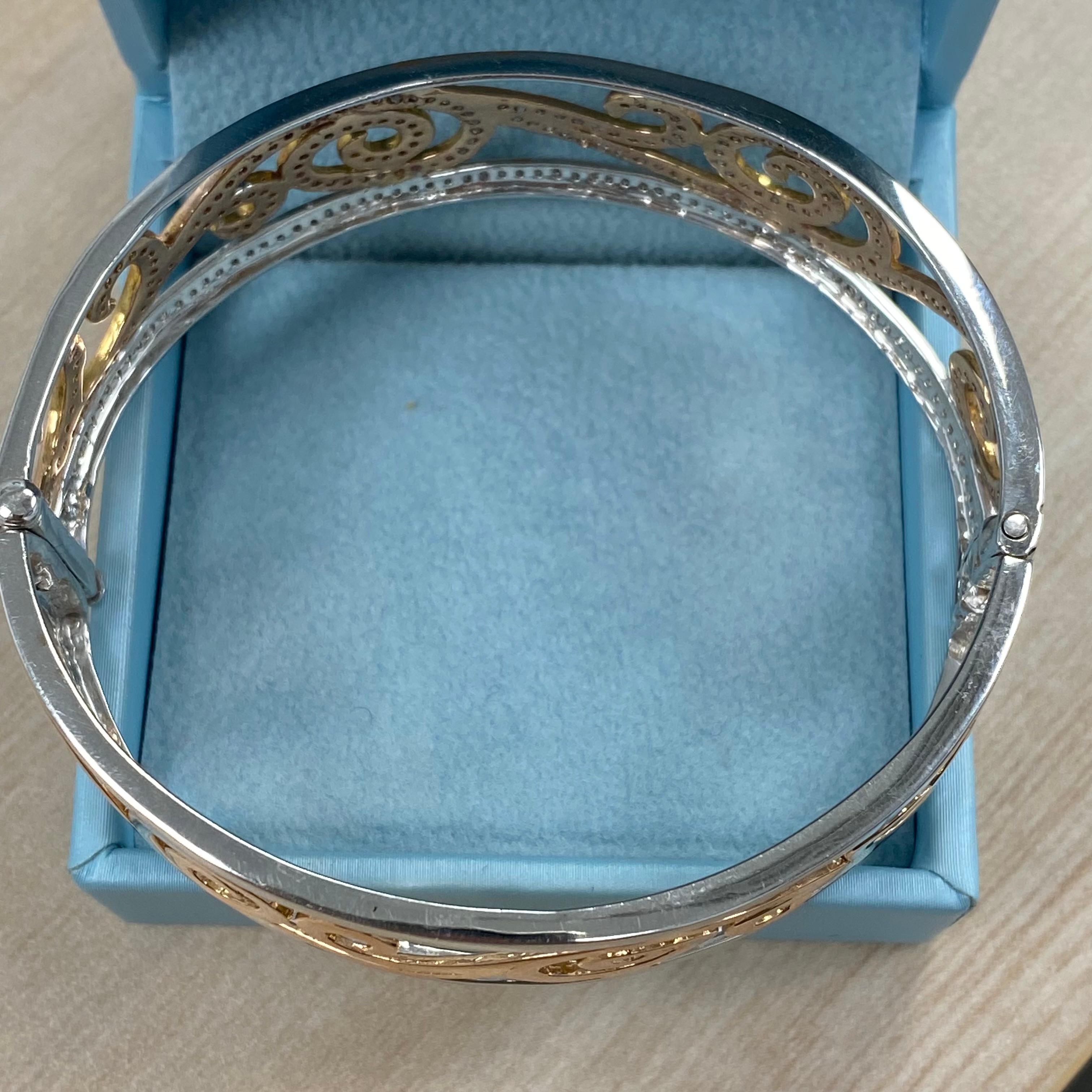 Bracelet jonc à charnières en or blanc et rose 14 carats avec diamants de 2,80 carats Neuf - En vente à New York, NY