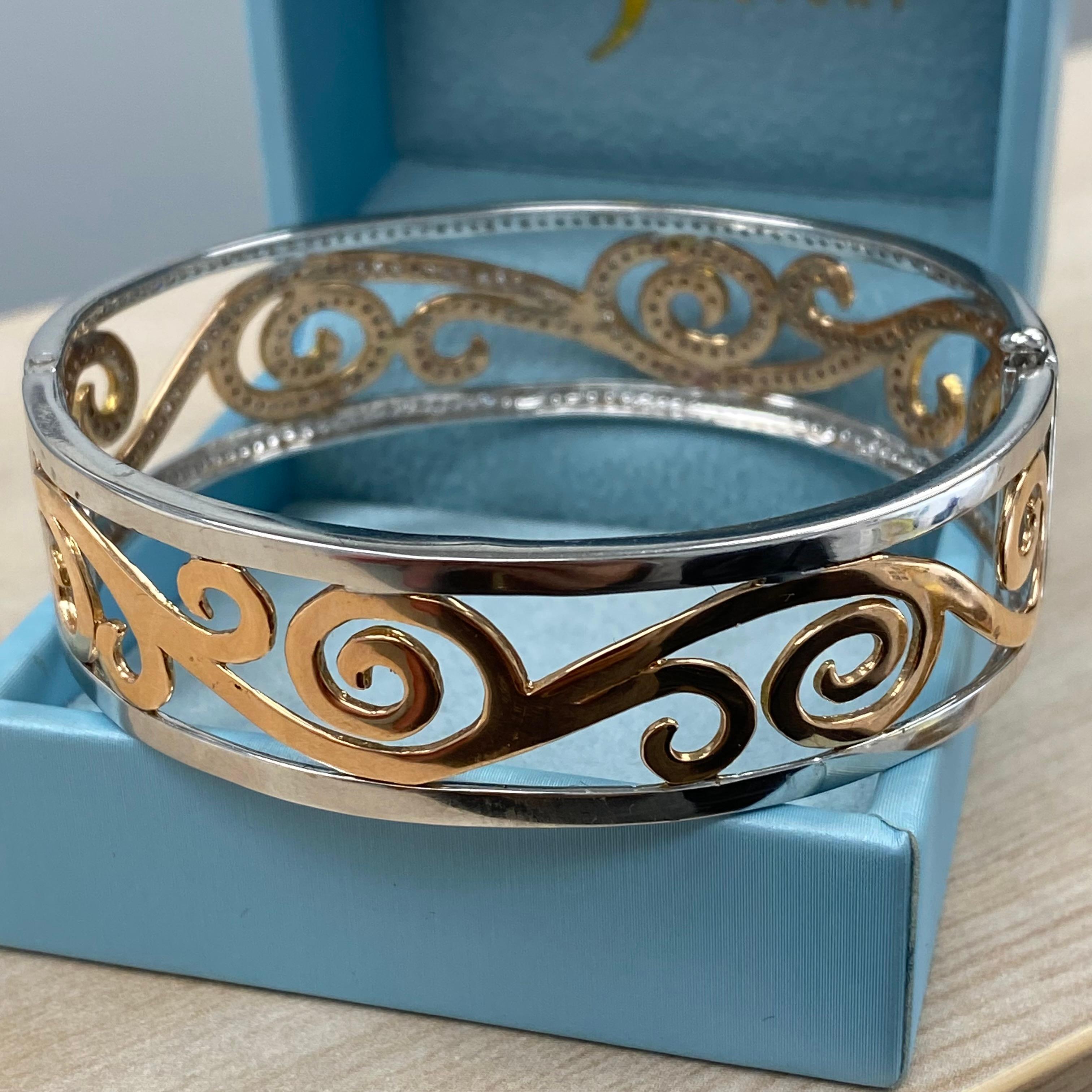 Bracelet jonc à charnières en or blanc et rose 14 carats avec diamants de 2,80 carats en vente 3