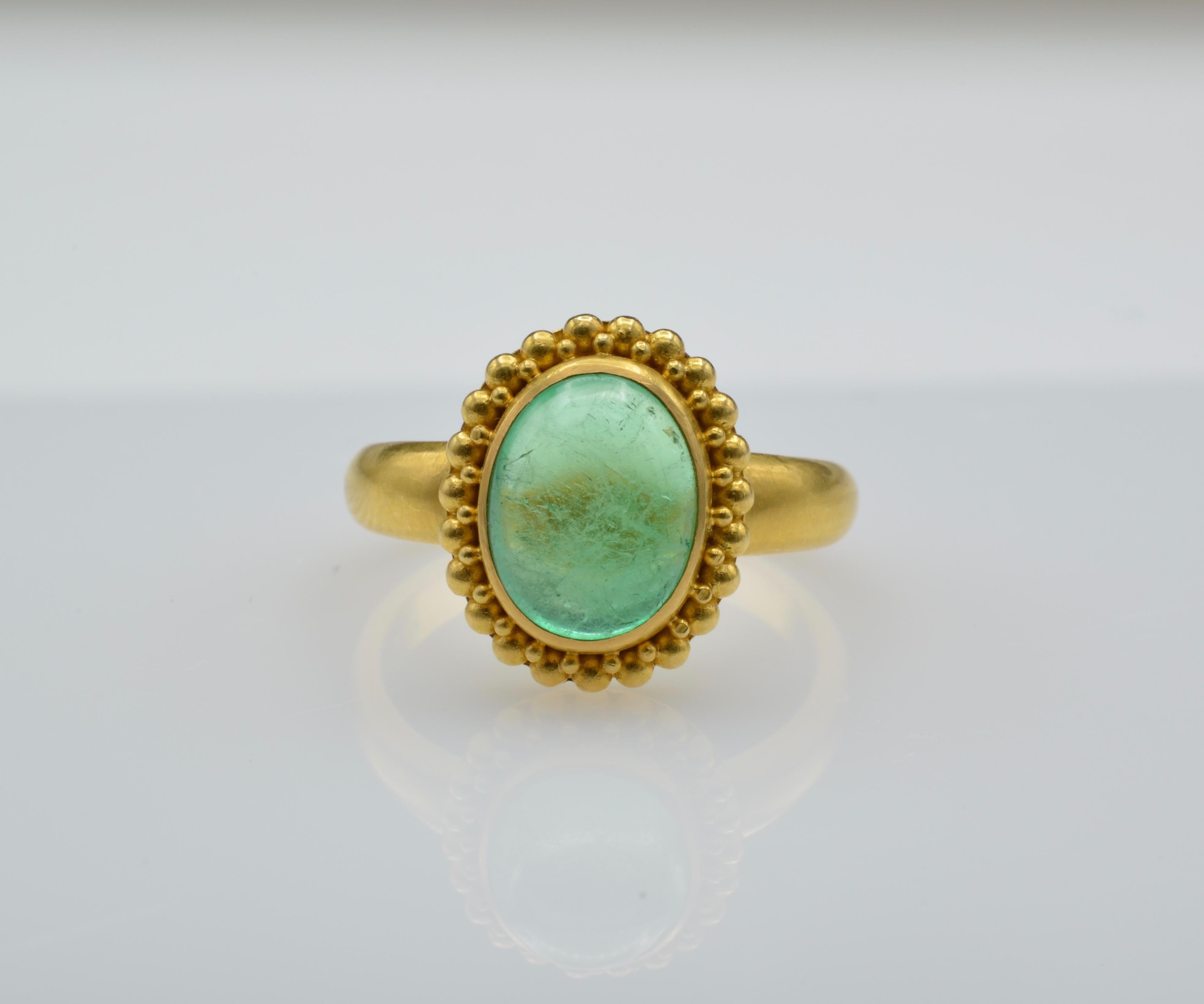 Women's or Men's 2.80 Carat Emerald and 22 Karat Yellow Granular Gold Ring