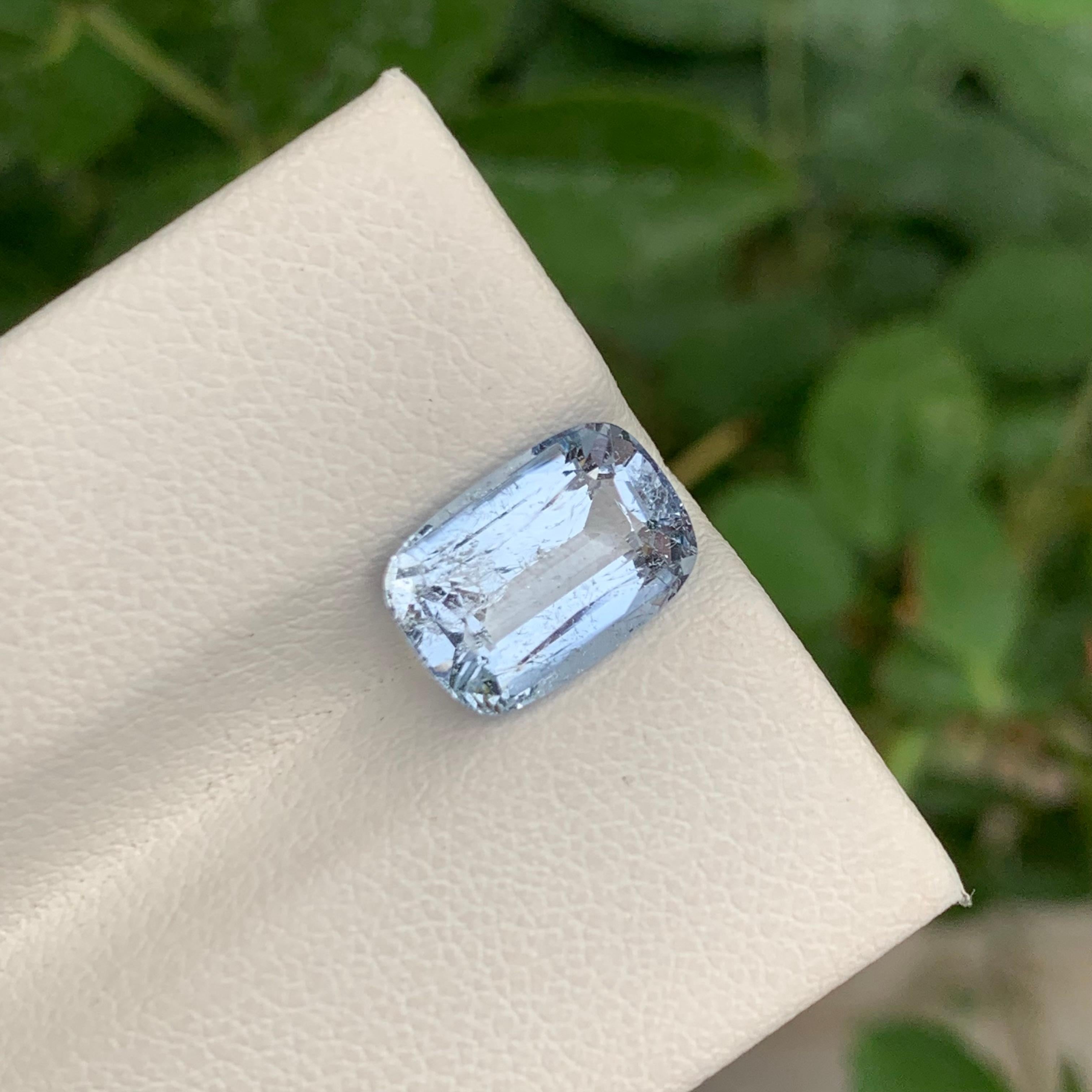 Taglio cuscino 2,80 carati di bella gemma sciolta di Goshenite a forma di cuscino per gioielli in vendita