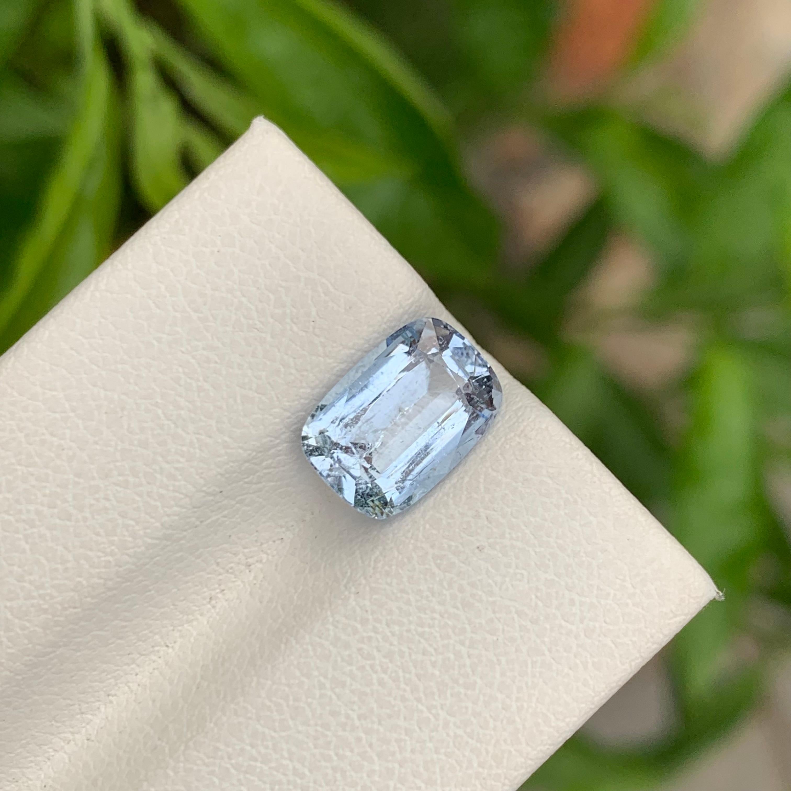 da uomo o donna 2,80 carati di bella gemma sciolta di Goshenite a forma di cuscino per gioielli in vendita