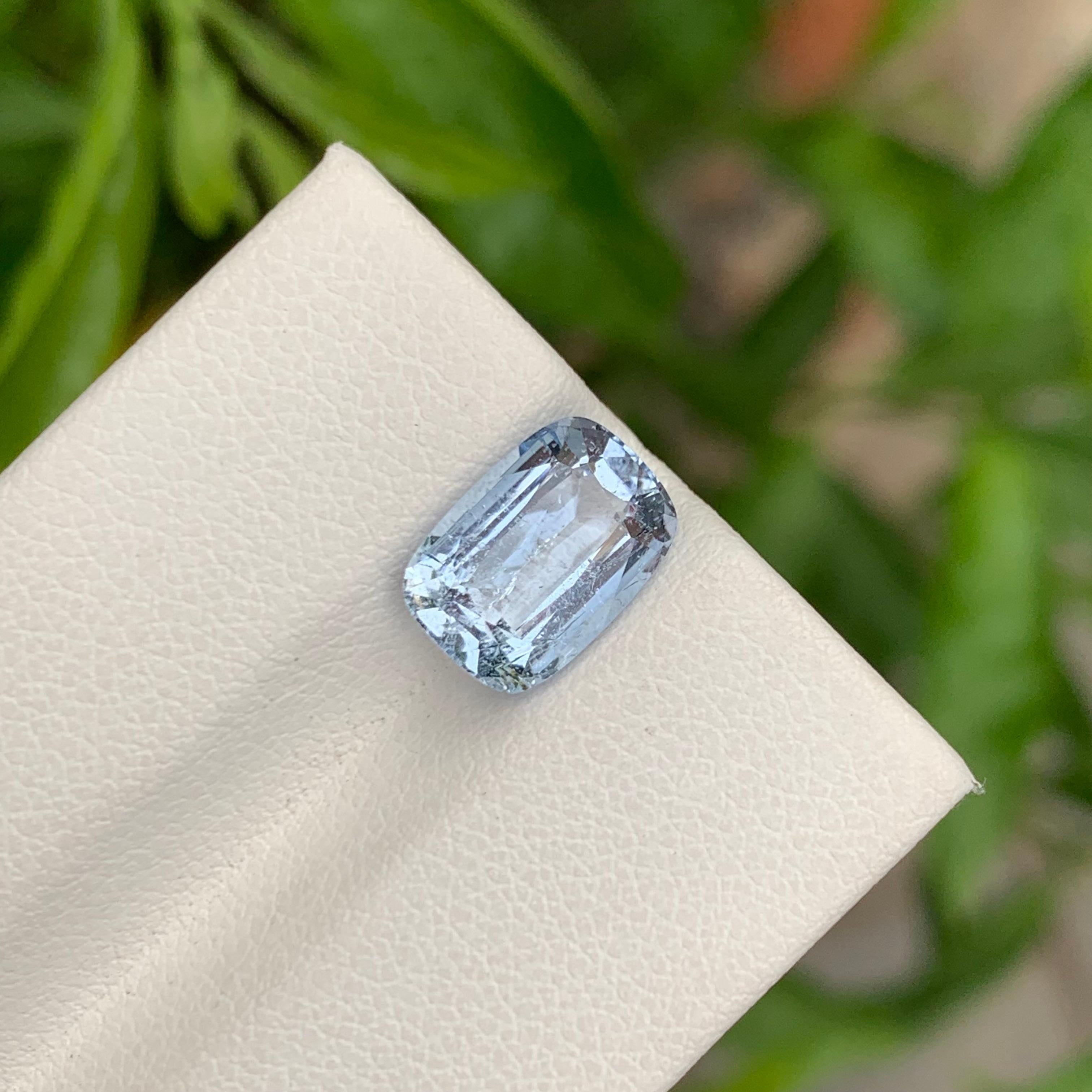 2,80 carati di bella gemma sciolta di Goshenite a forma di cuscino per gioielli in vendita 2
