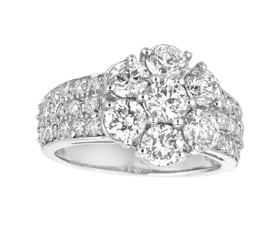 Contemporary 2.80 Carat Natural Diamond Flower Cluster Ring G-H SI 14 Karat White Gold For Sale